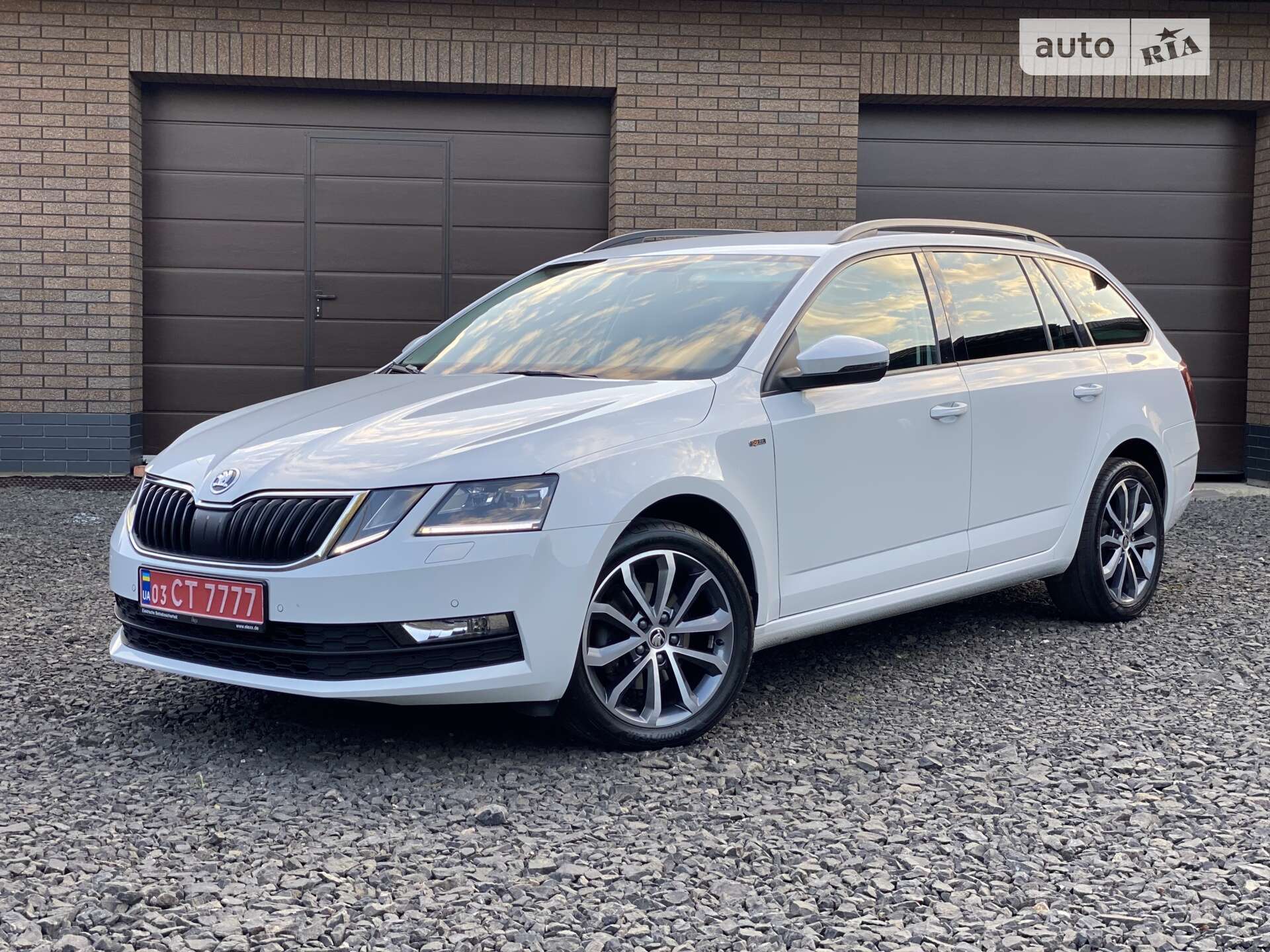 SKODA OCTAVIA 2019