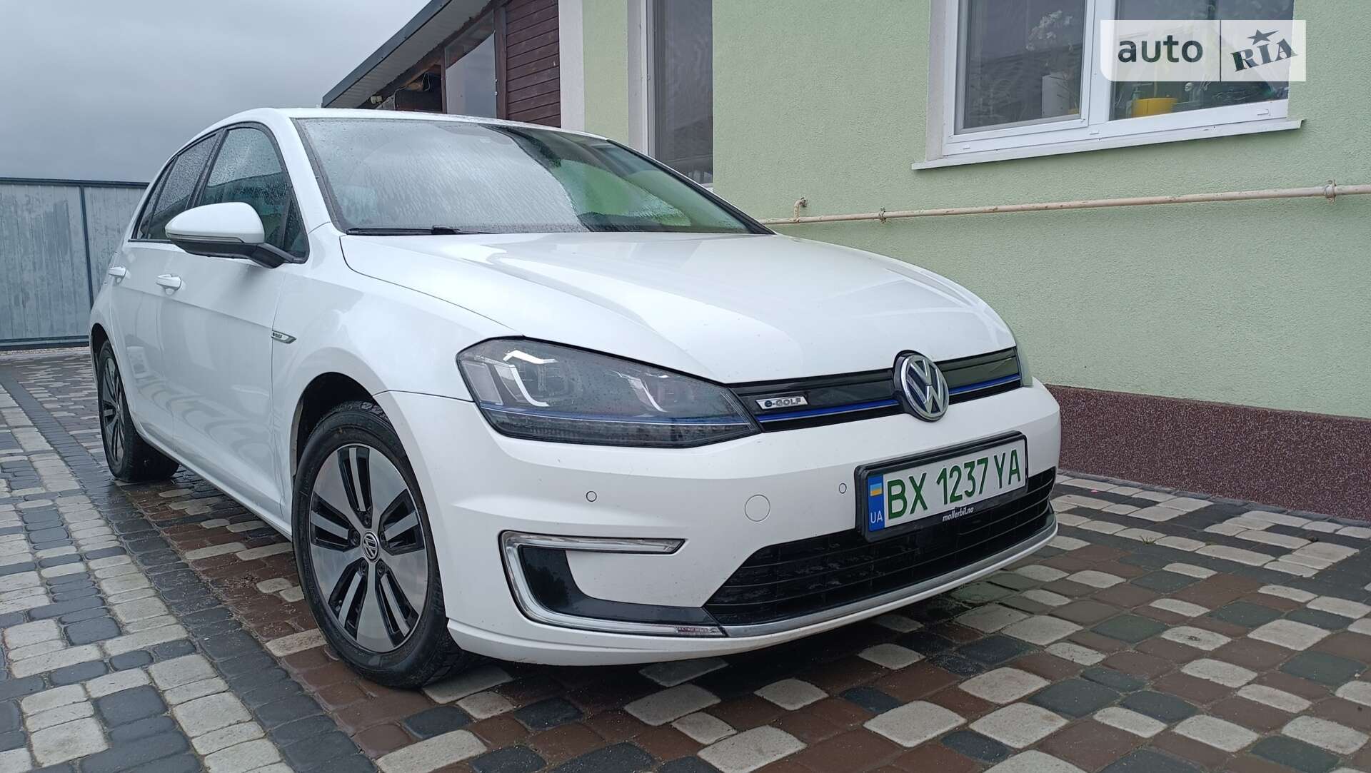 VOLKSWAGEN E-GOLF 2014