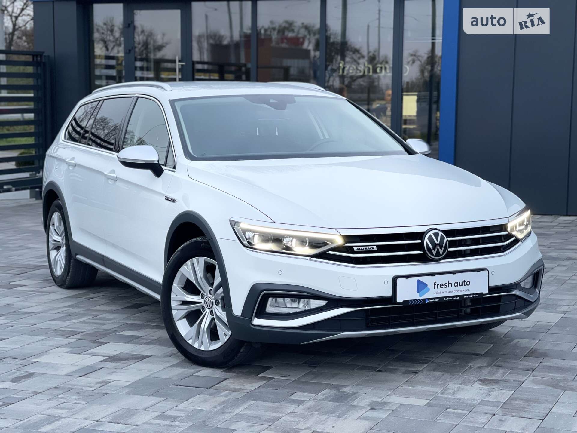 Головне фото звіту автомобіля VOLKSWAGEN PASSAT 2021