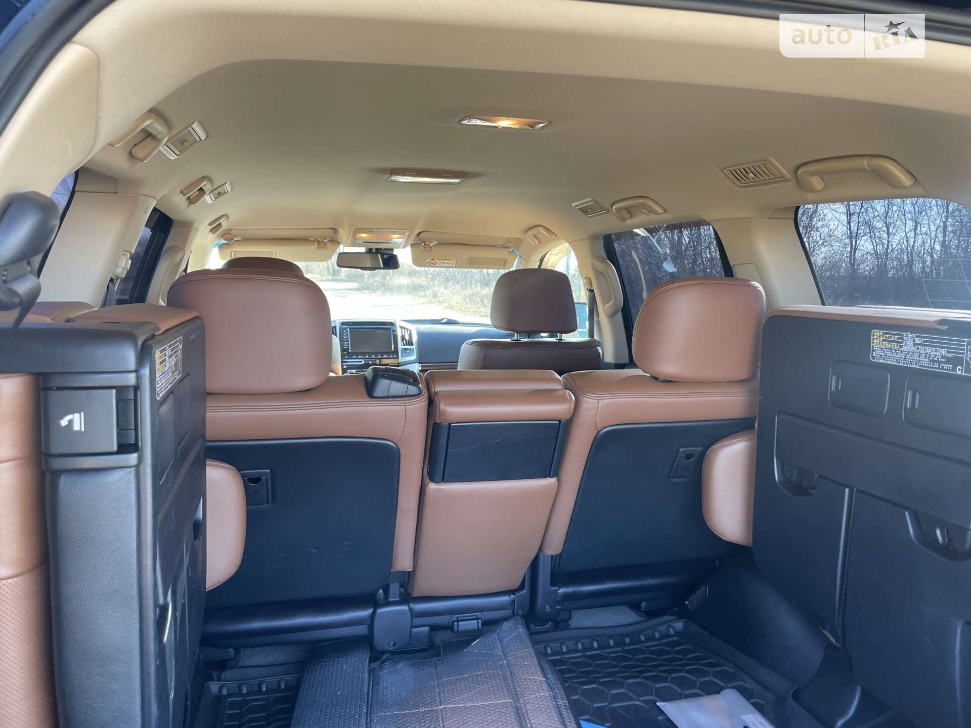 Головне фото звіту автомобіля TOYOTA LAND CRUISER 200 2014