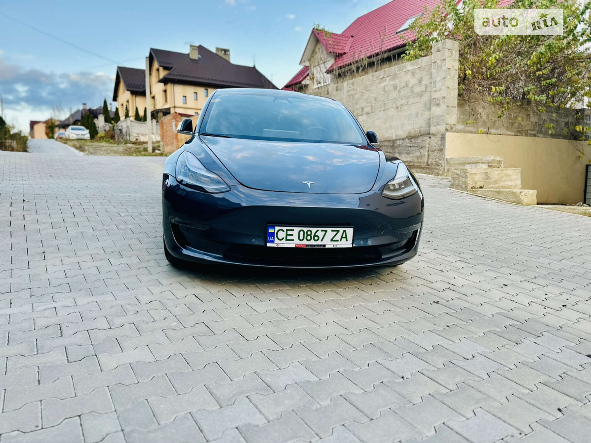 TESLA MODEL 3