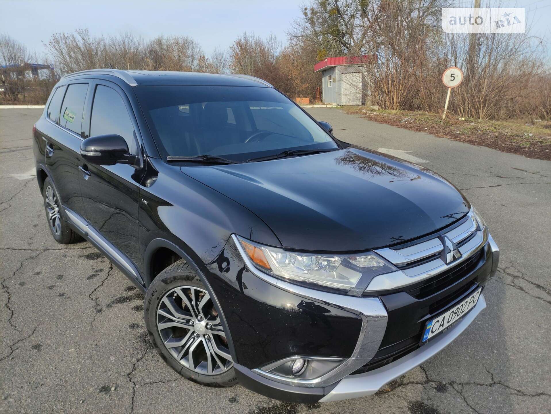 MITSUBISHI OUTLANDER