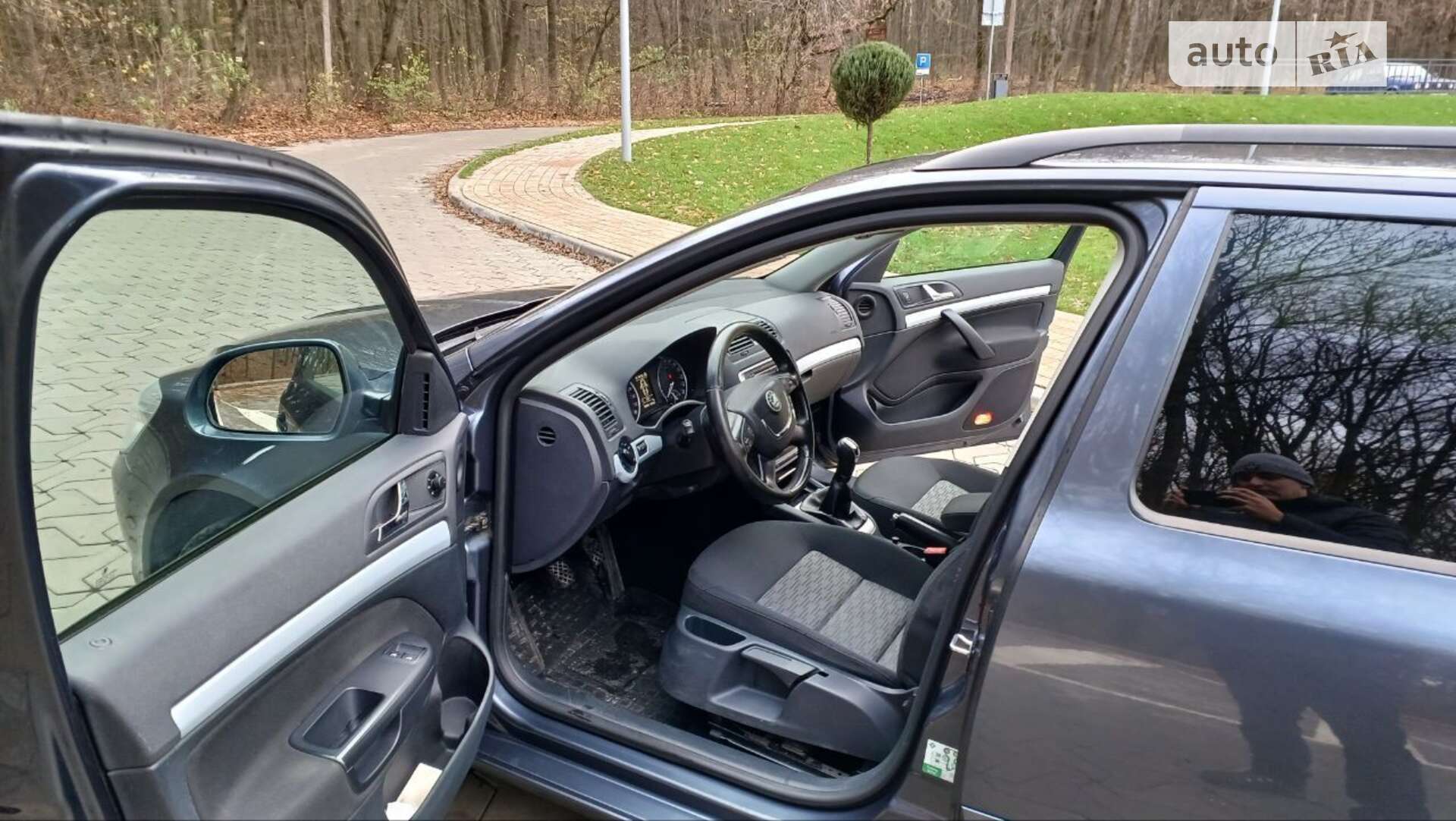 SKODA OCTAVIA COMBI 2011