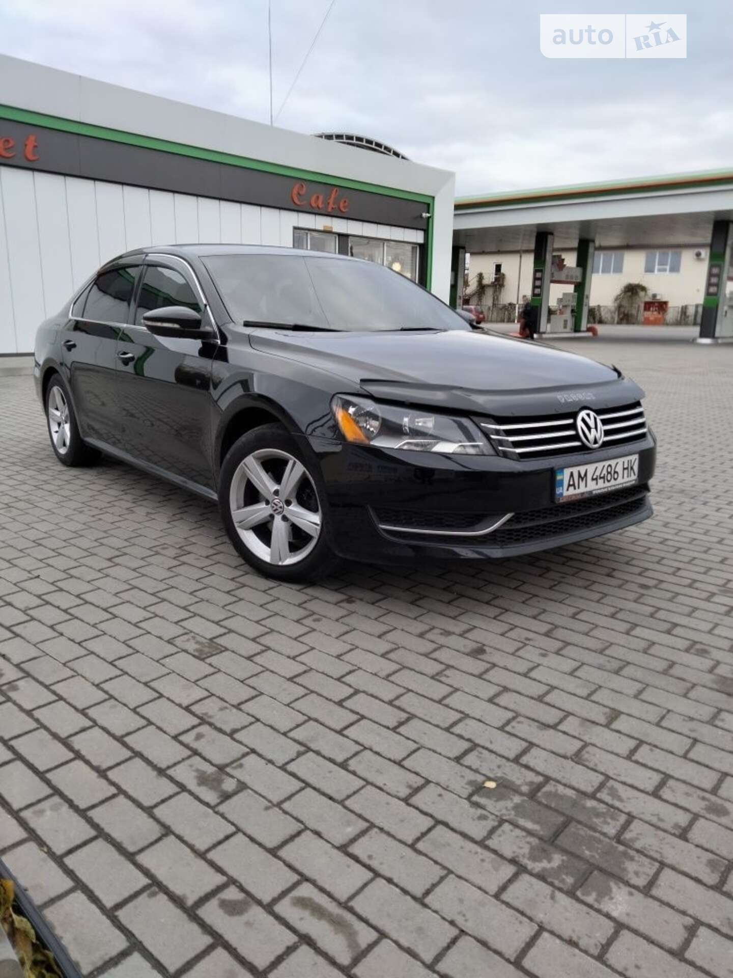 VOLKSWAGEN PASSAT 2012