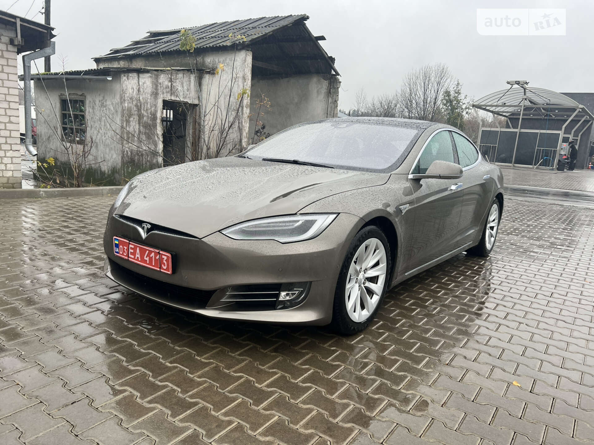 Tesla Model S 2016