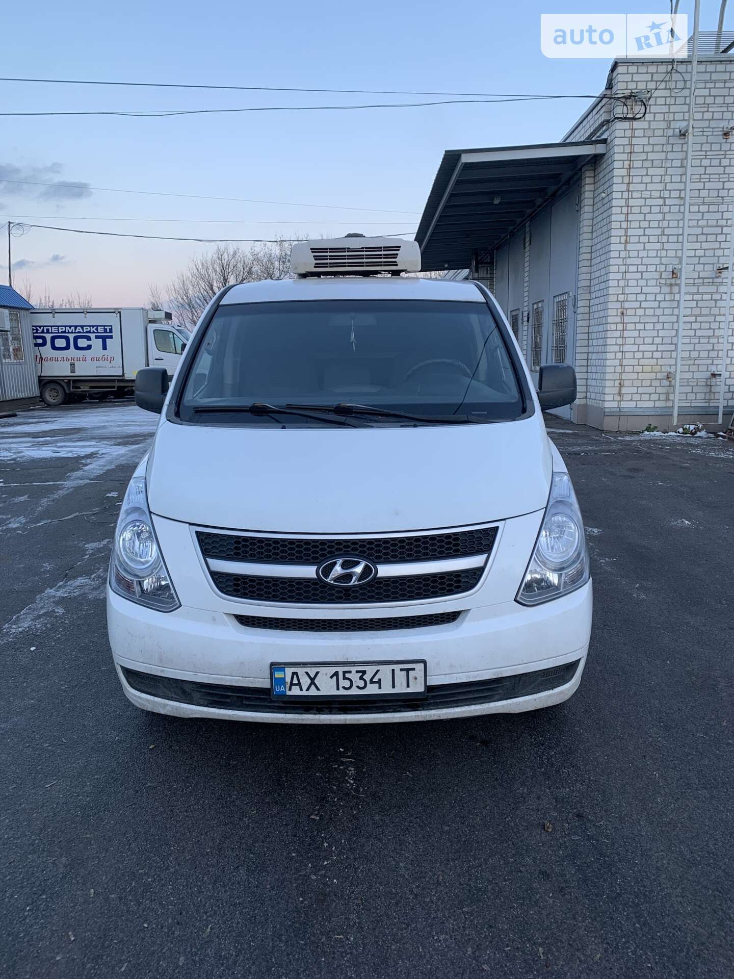 HYUNDAI H-1