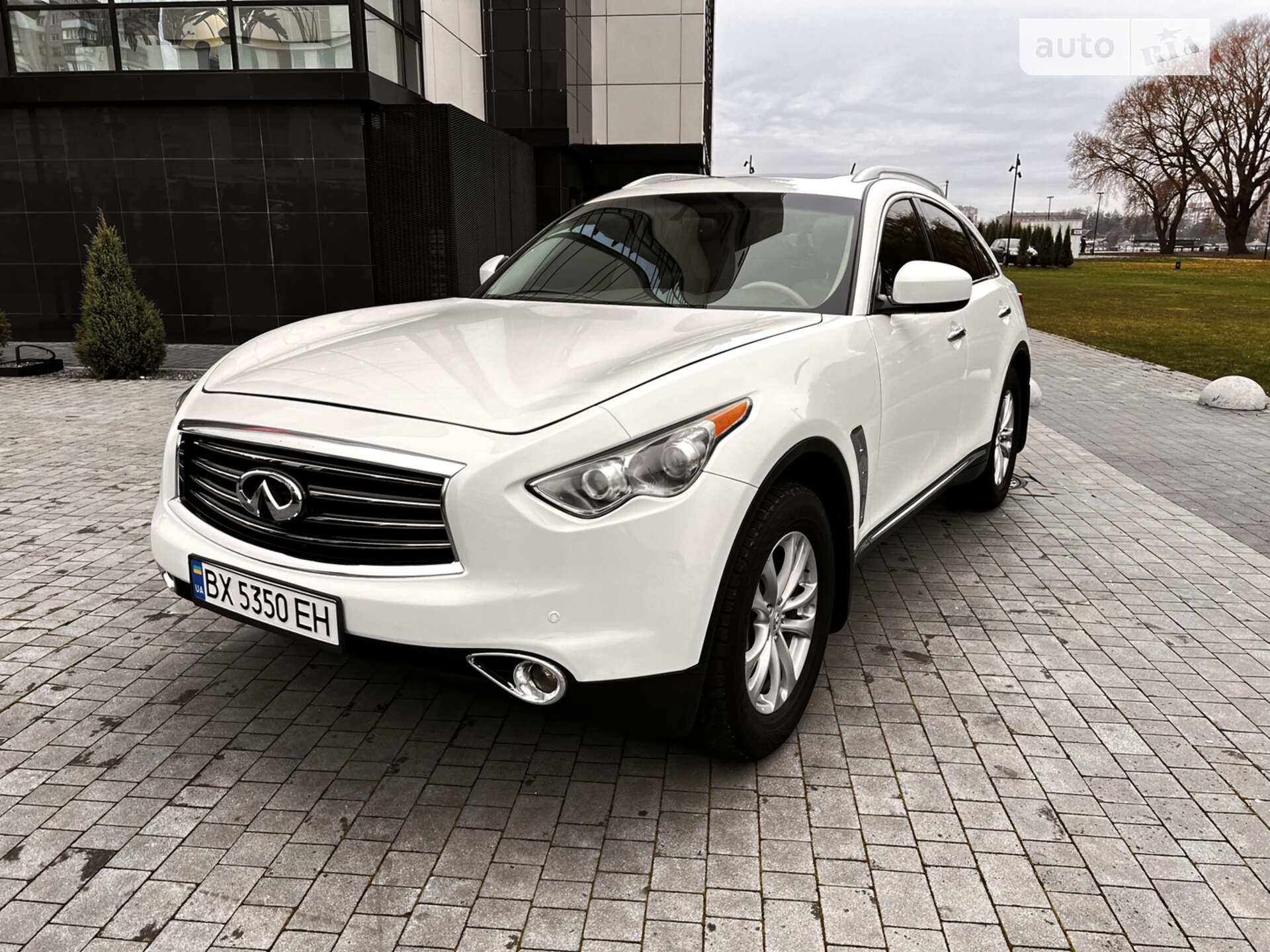 INFINITI FX35 2011