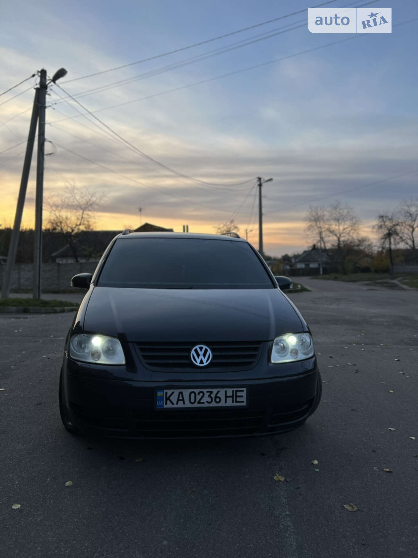 VOLKSWAGEN TOURAN