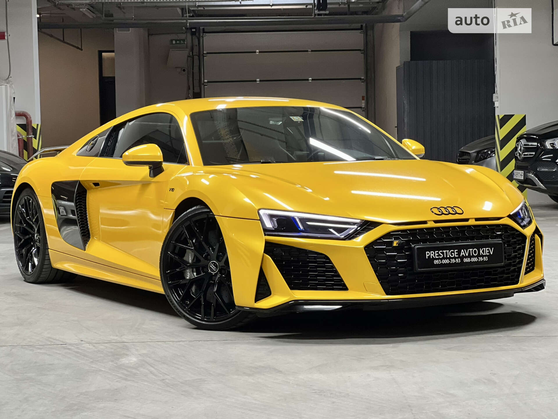 AUDI R8