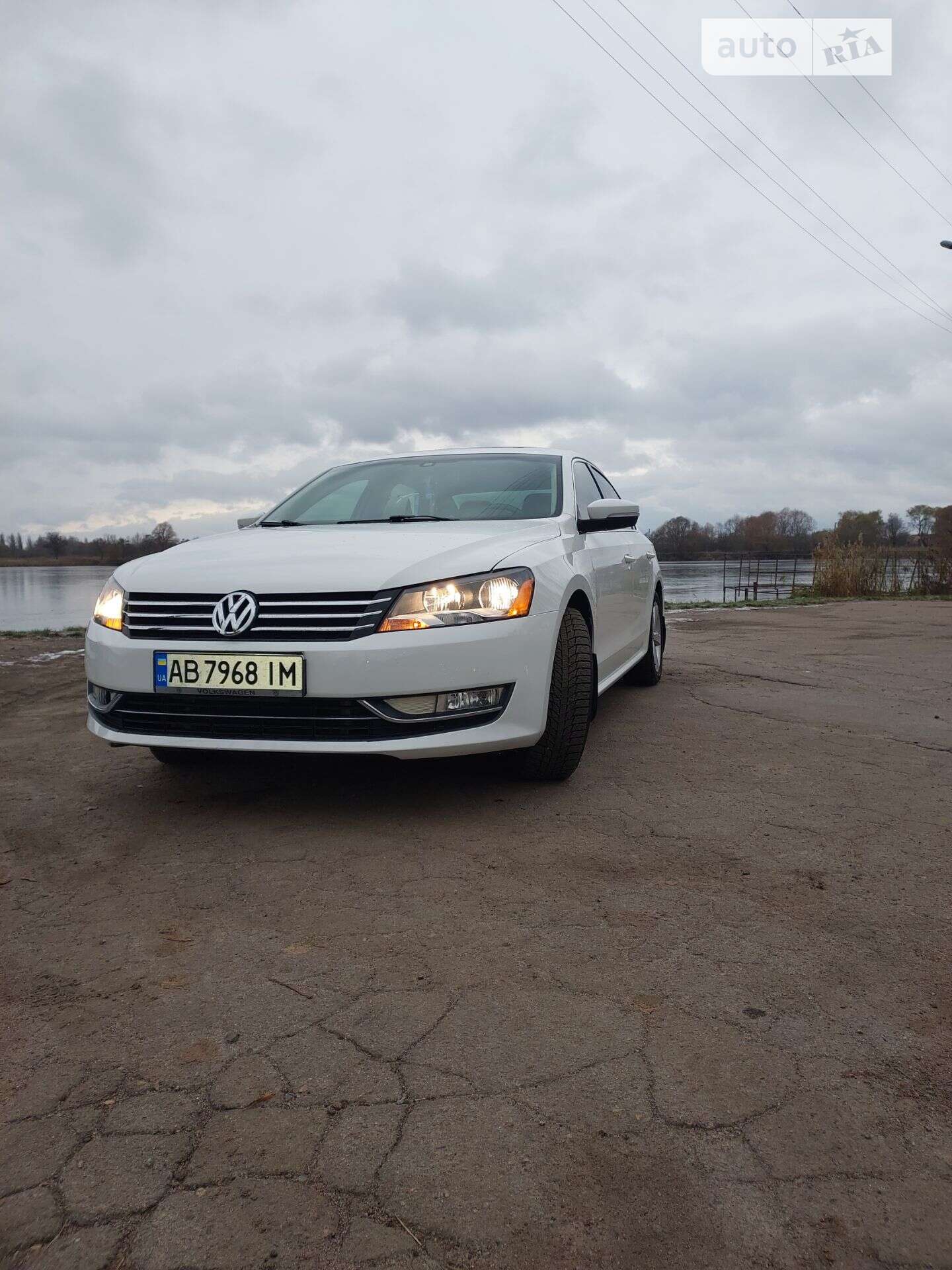 VOLKSWAGEN PASSAT 2012