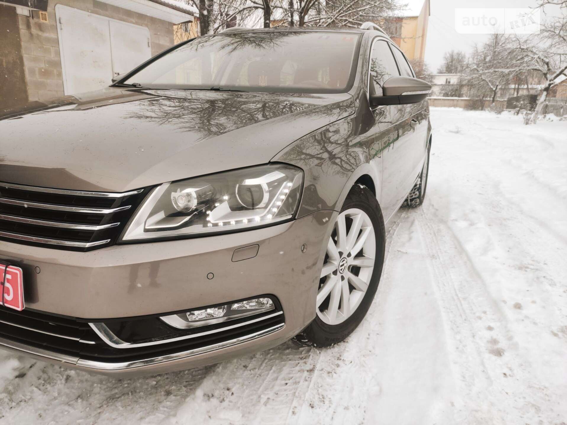 VOLKSWAGEN PASSAT 2011