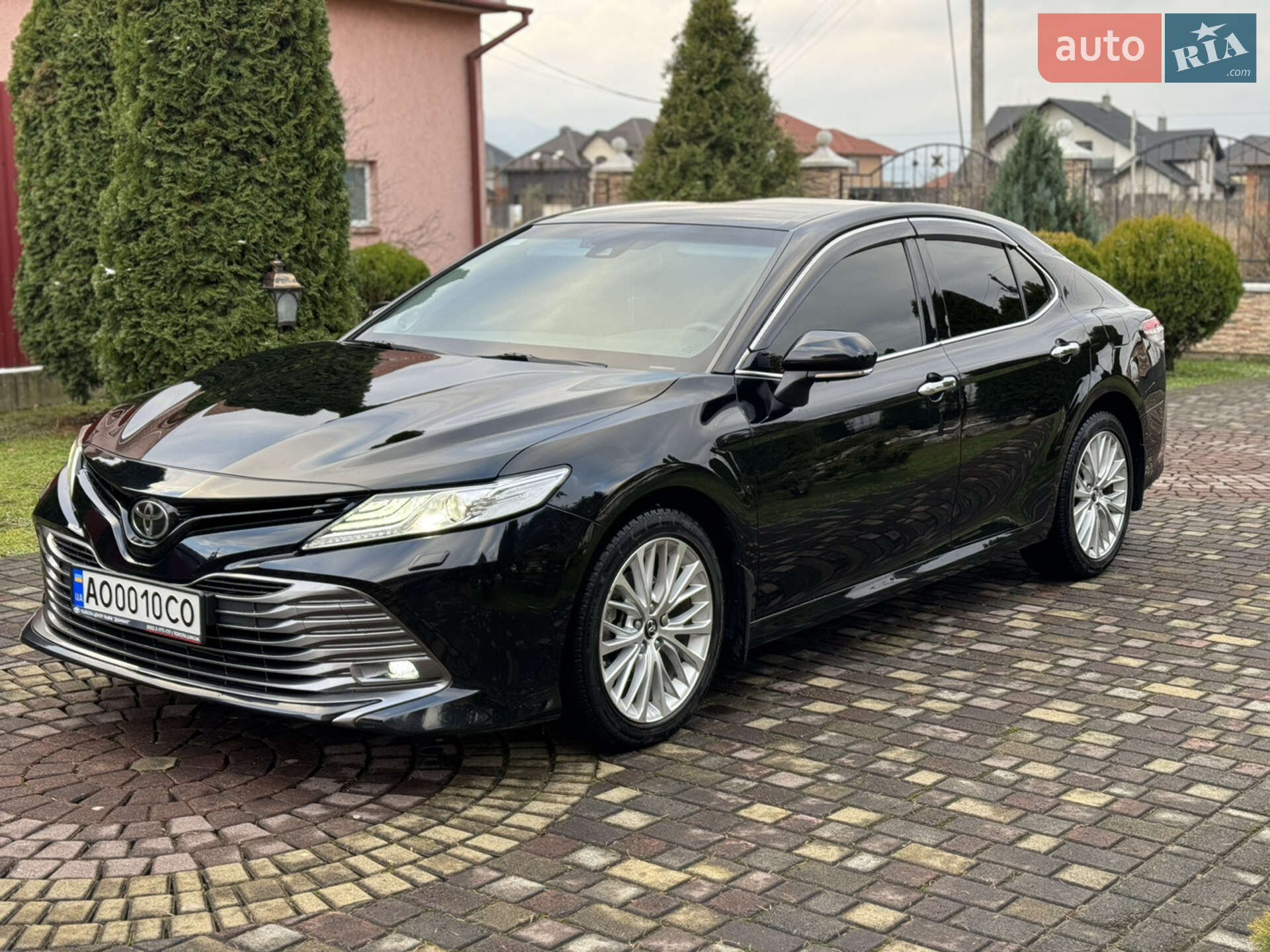TOYOTA CAMRY