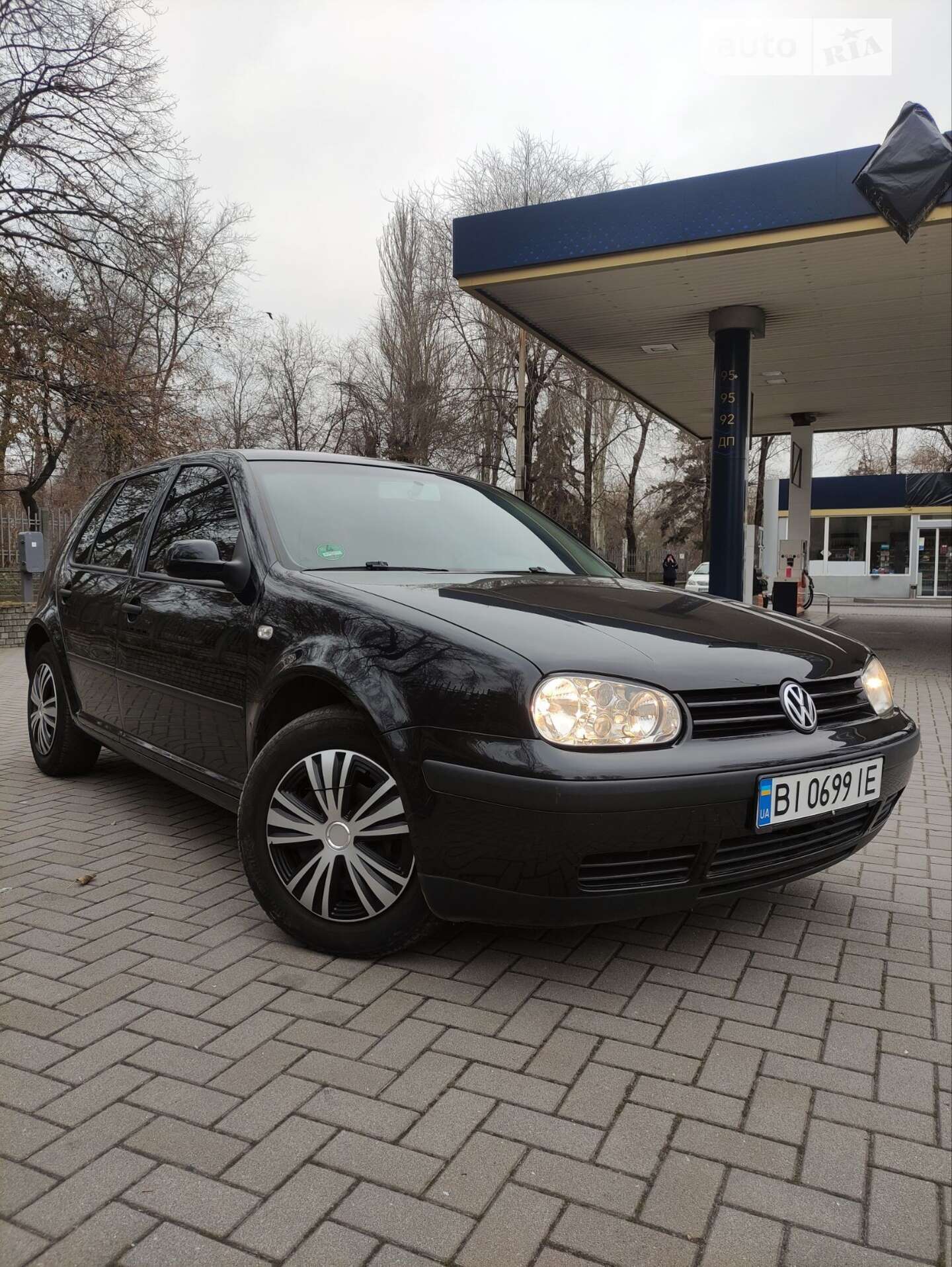 VOLKSWAGEN GOLF 2003