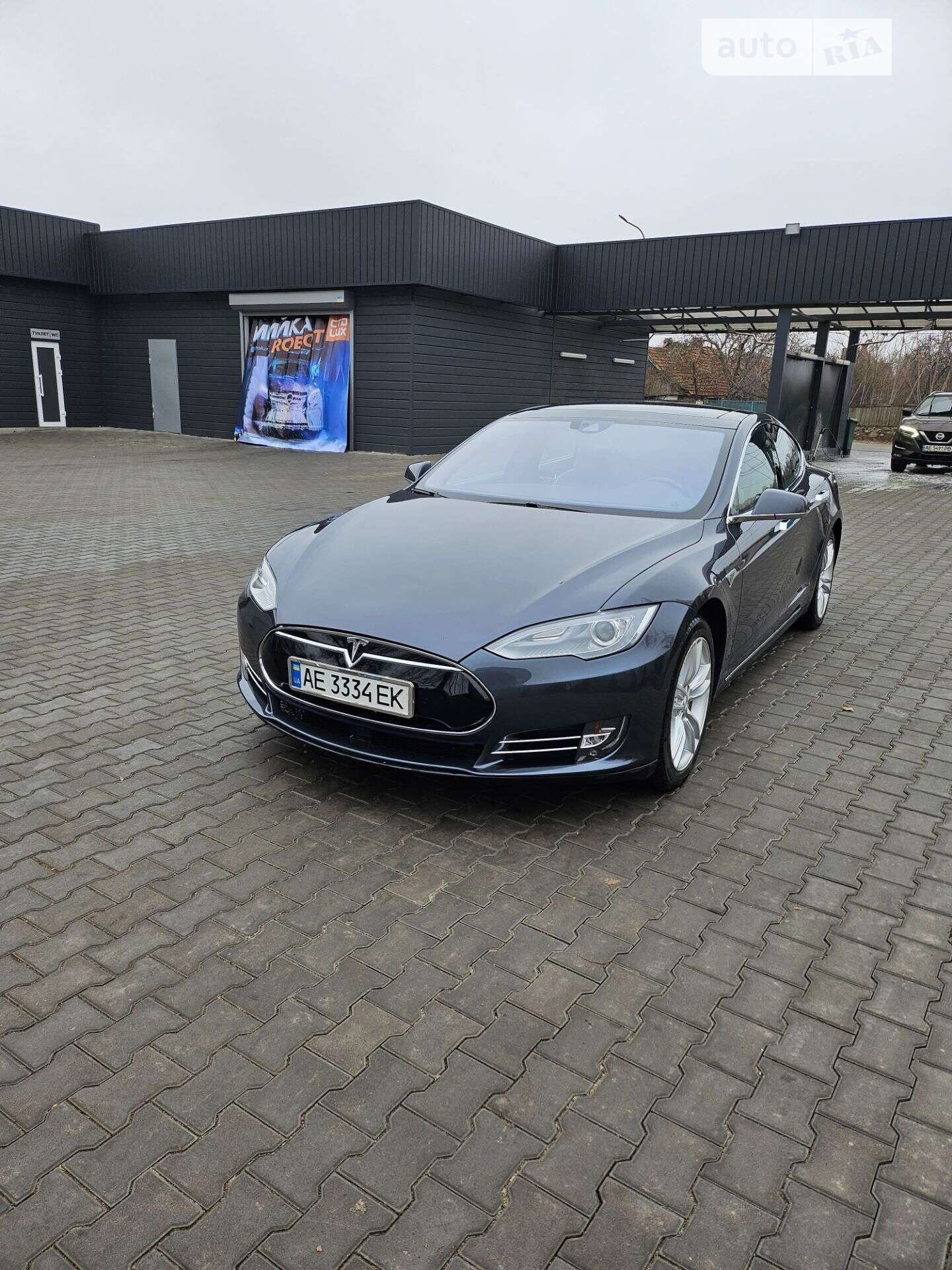 Головне фото звіту автомобіля TESLA MODEL S 2016