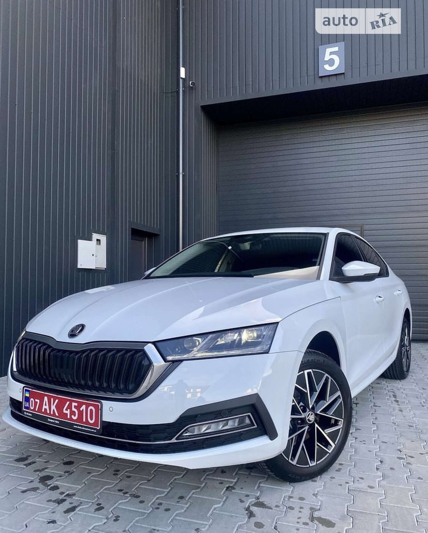 SKODA OCTAVIA 2023