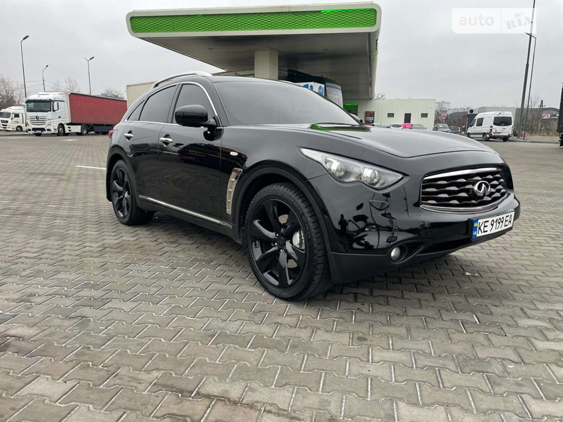 INFINITI FX37 2011