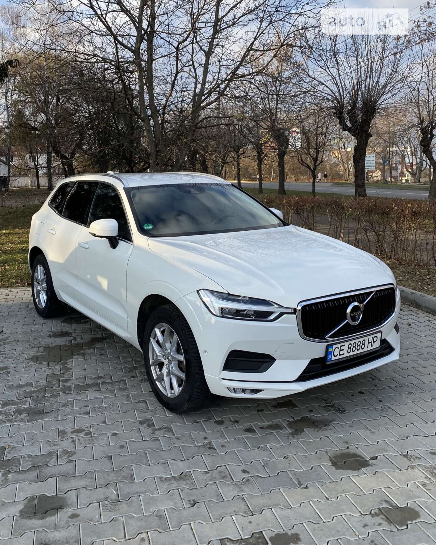 VOLVO XC60 2019
