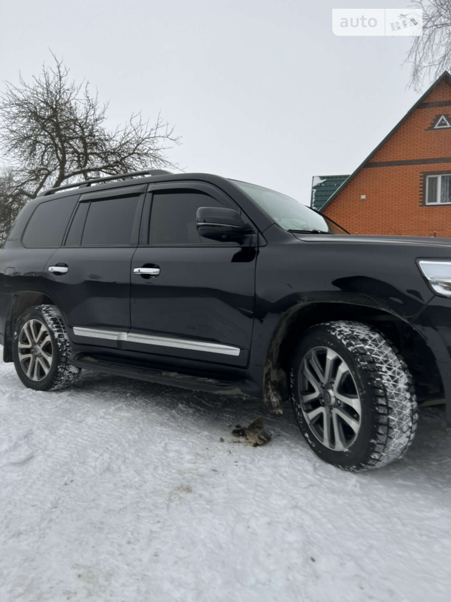 Головне фото звіту автомобіля TOYOTA LAND CRUISER 200 2013