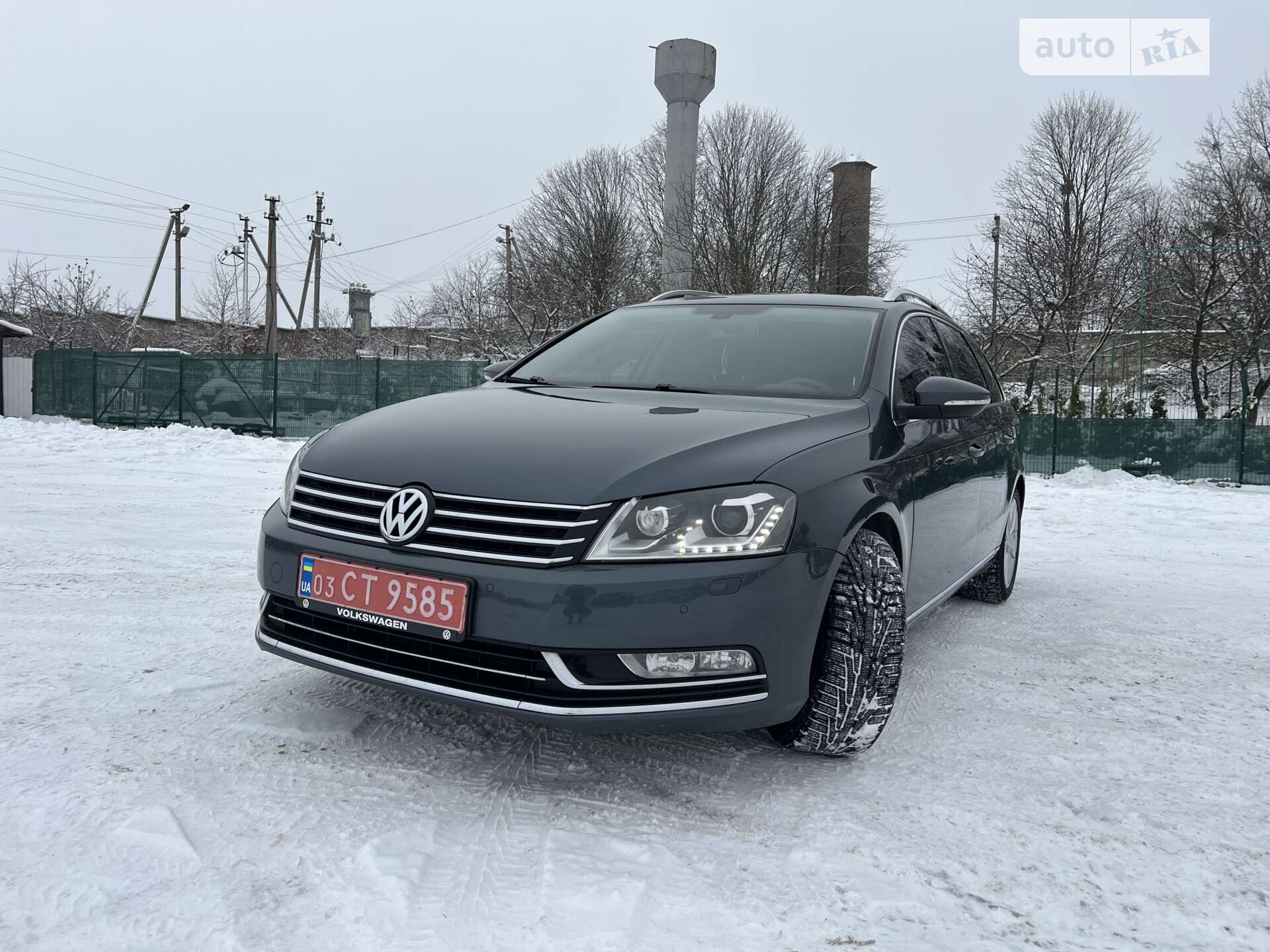 VOLKSWAGEN PASSAT 2011