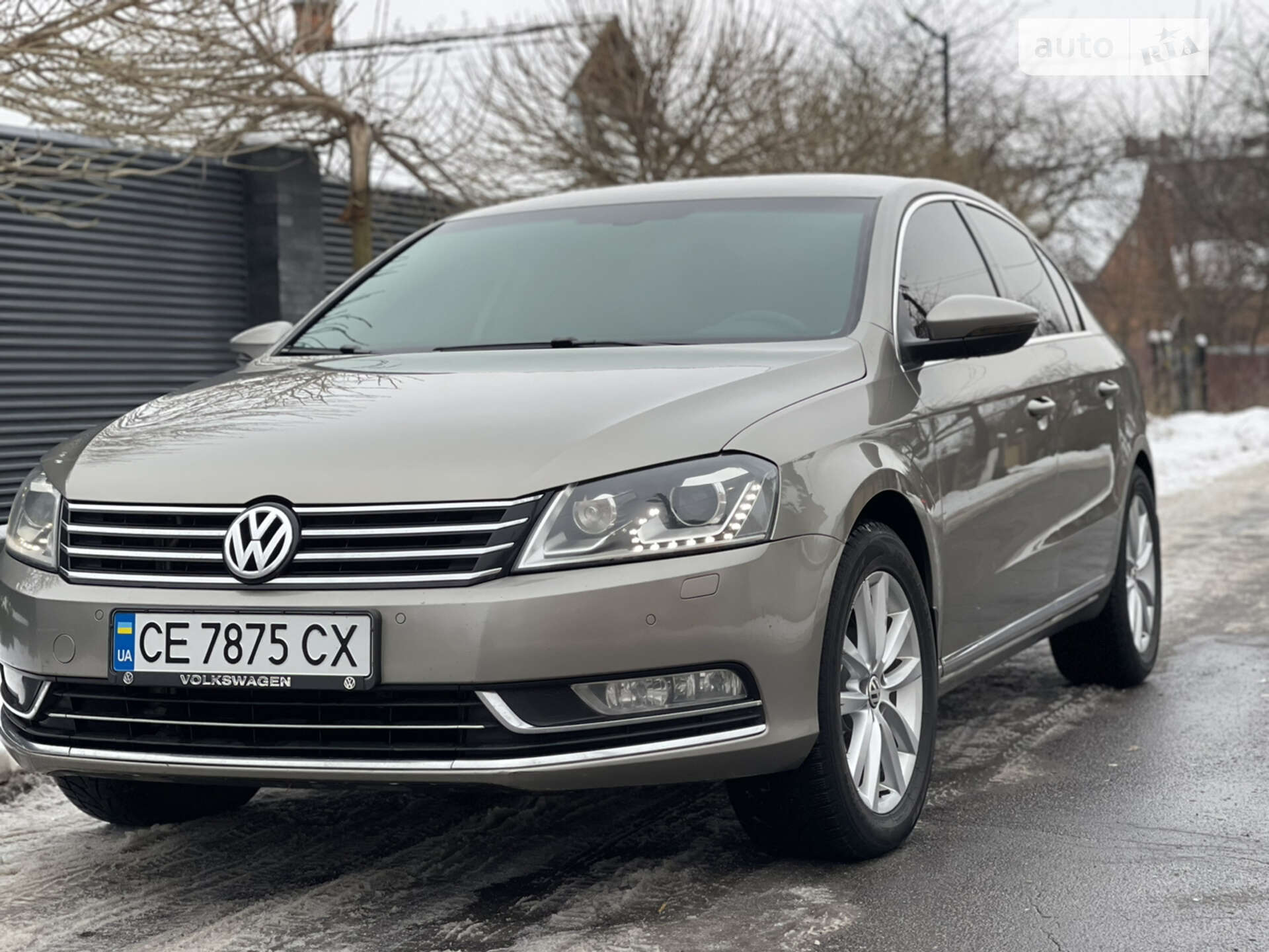 VOLKSWAGEN PASSAT 2013