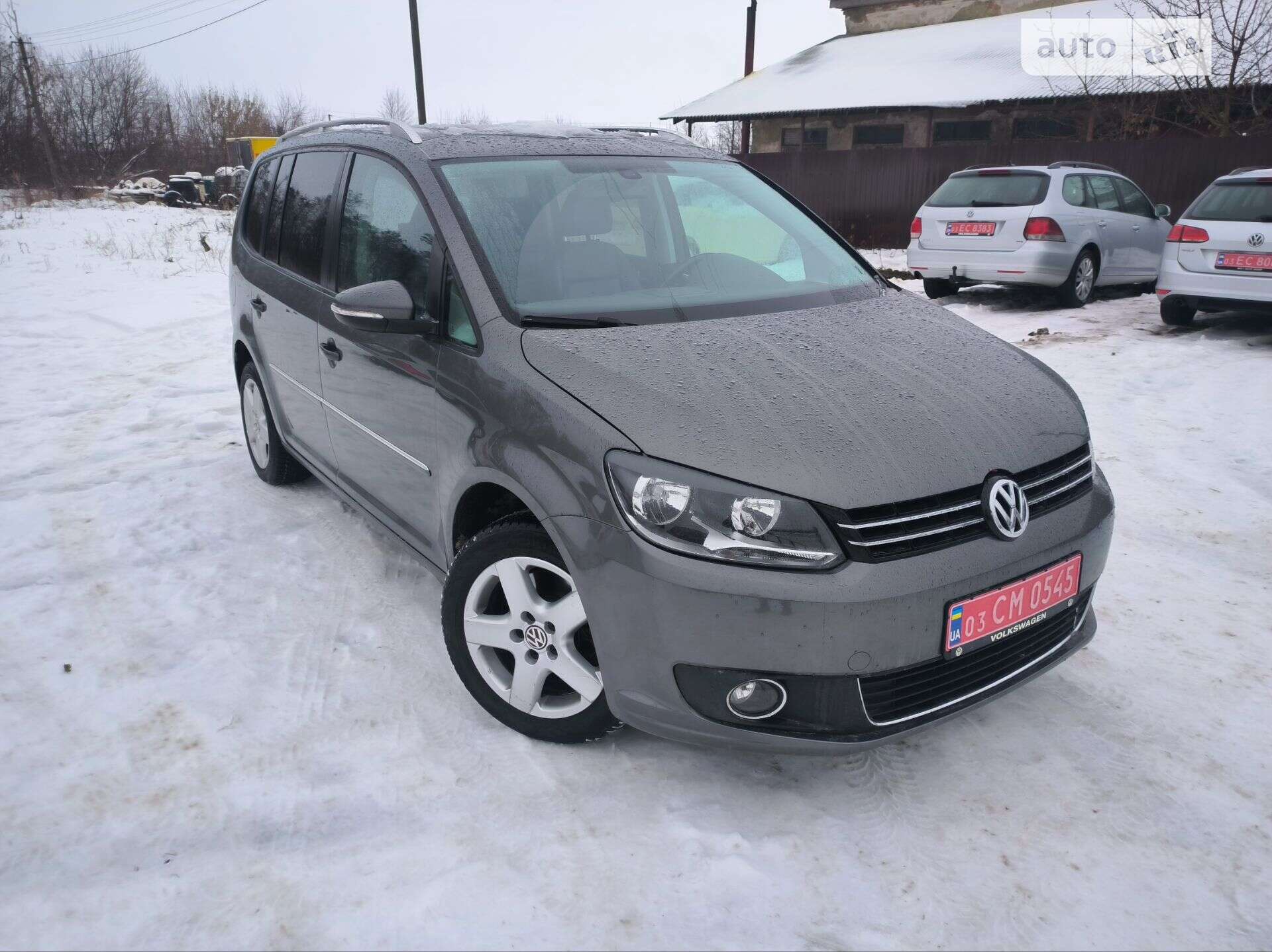 VOLKSWAGEN TOURAN 2011