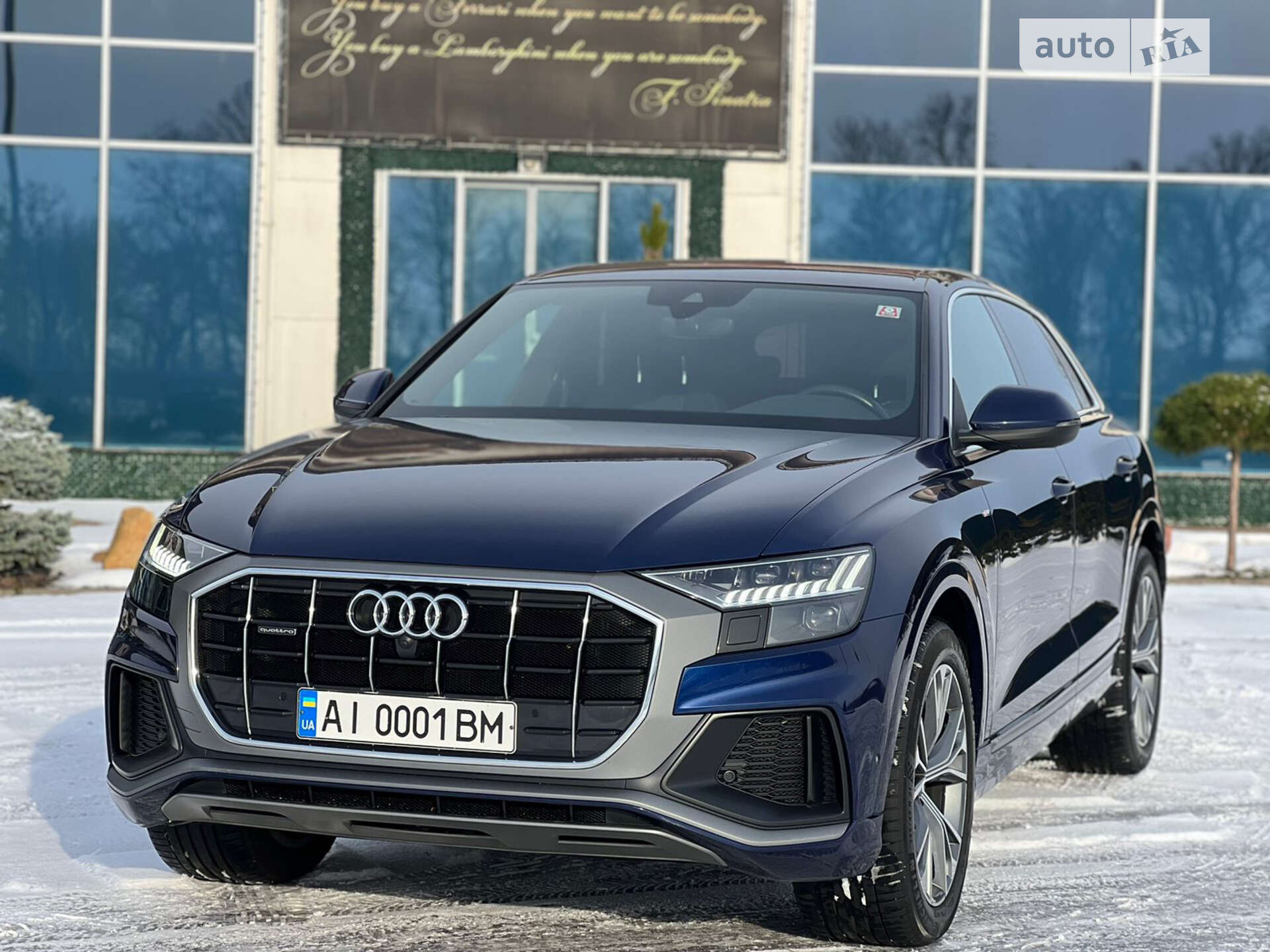 AUDI Q8