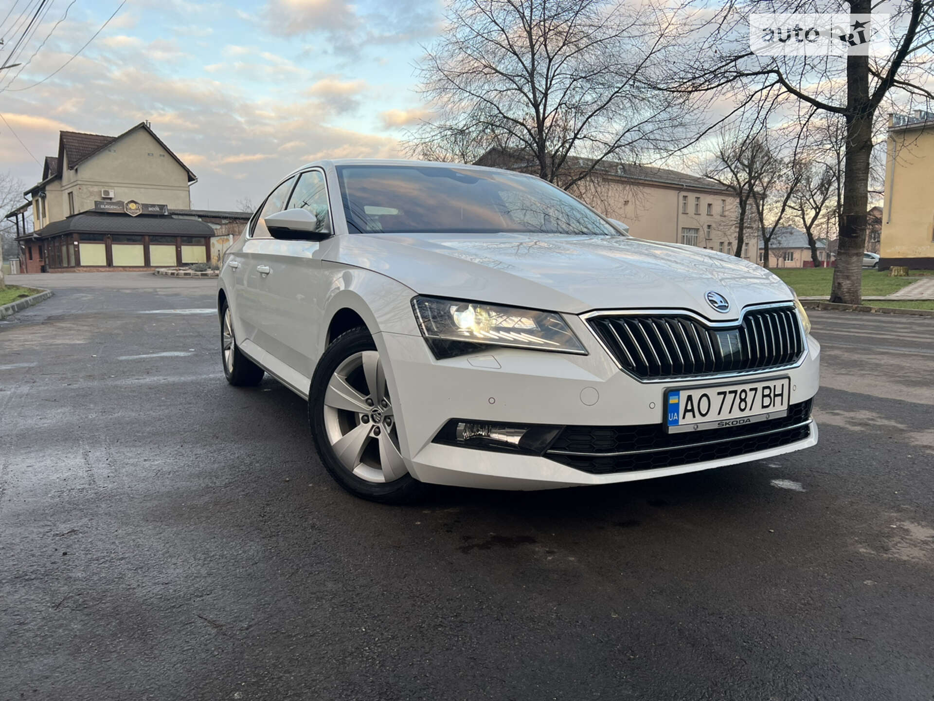 Головне фото звіту автомобіля SKODA SUPERB 2017