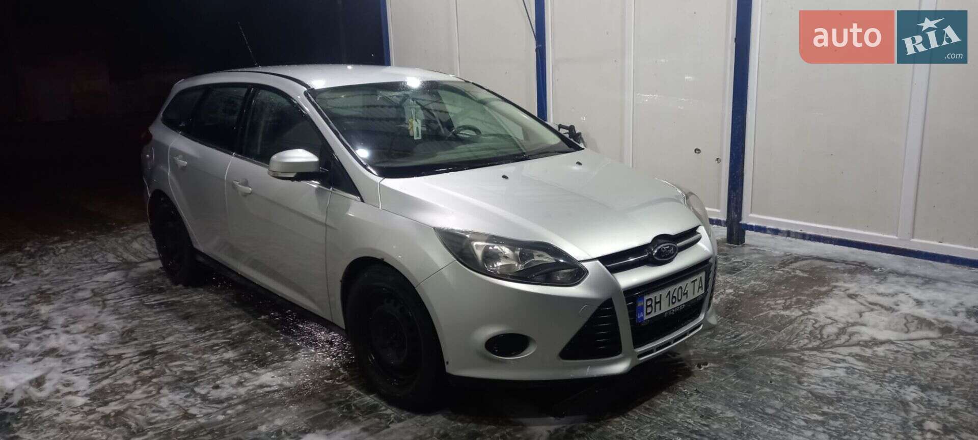 Головне фото звіту автомобіля FORD FOCUS 2012