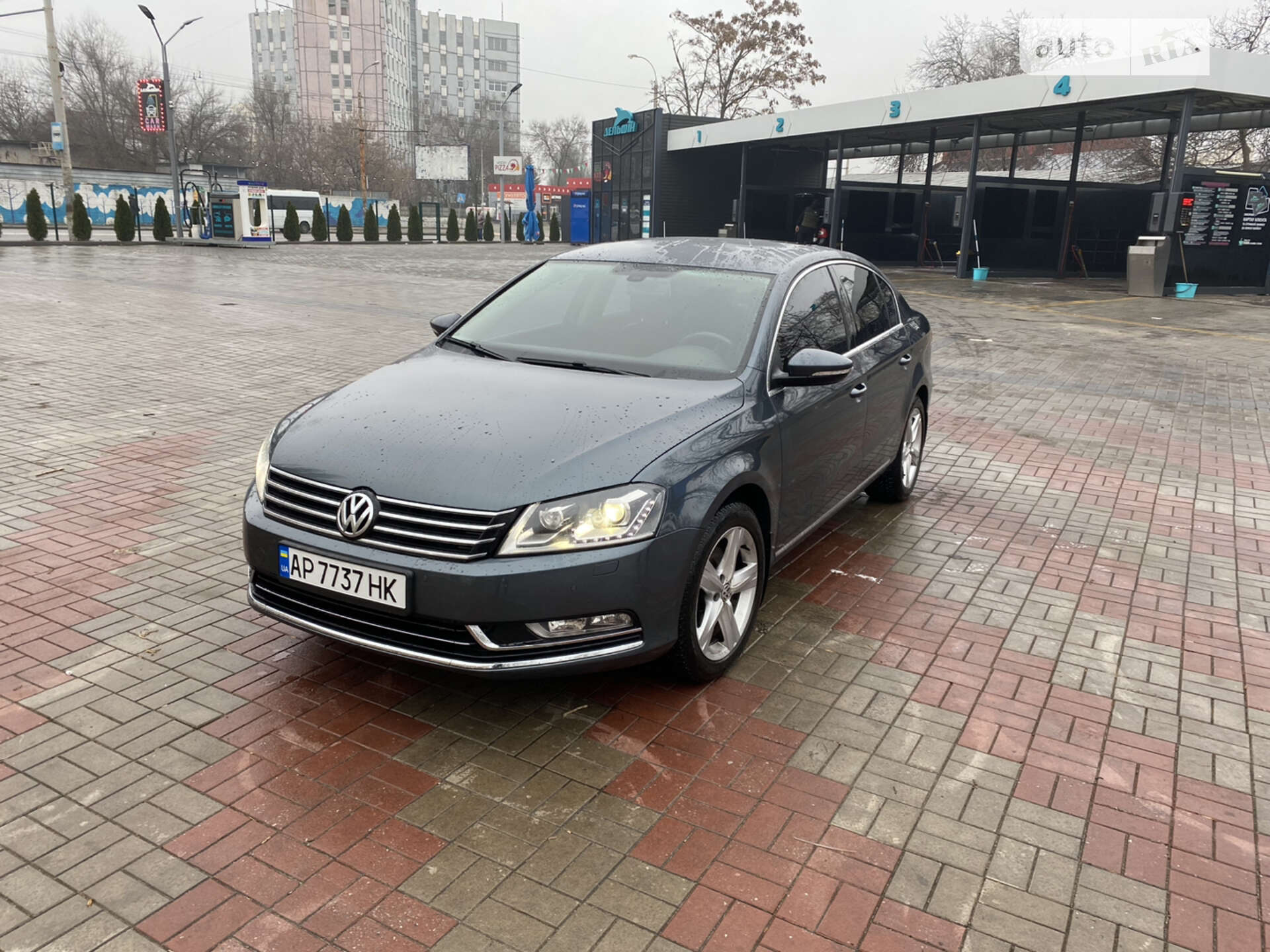 VOLKSWAGEN PASSAT 2011