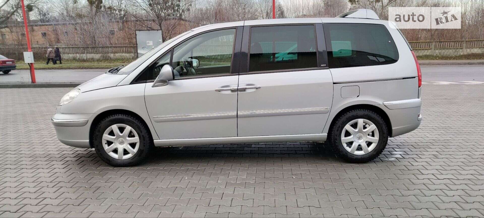 PEUGEOT 807 2012