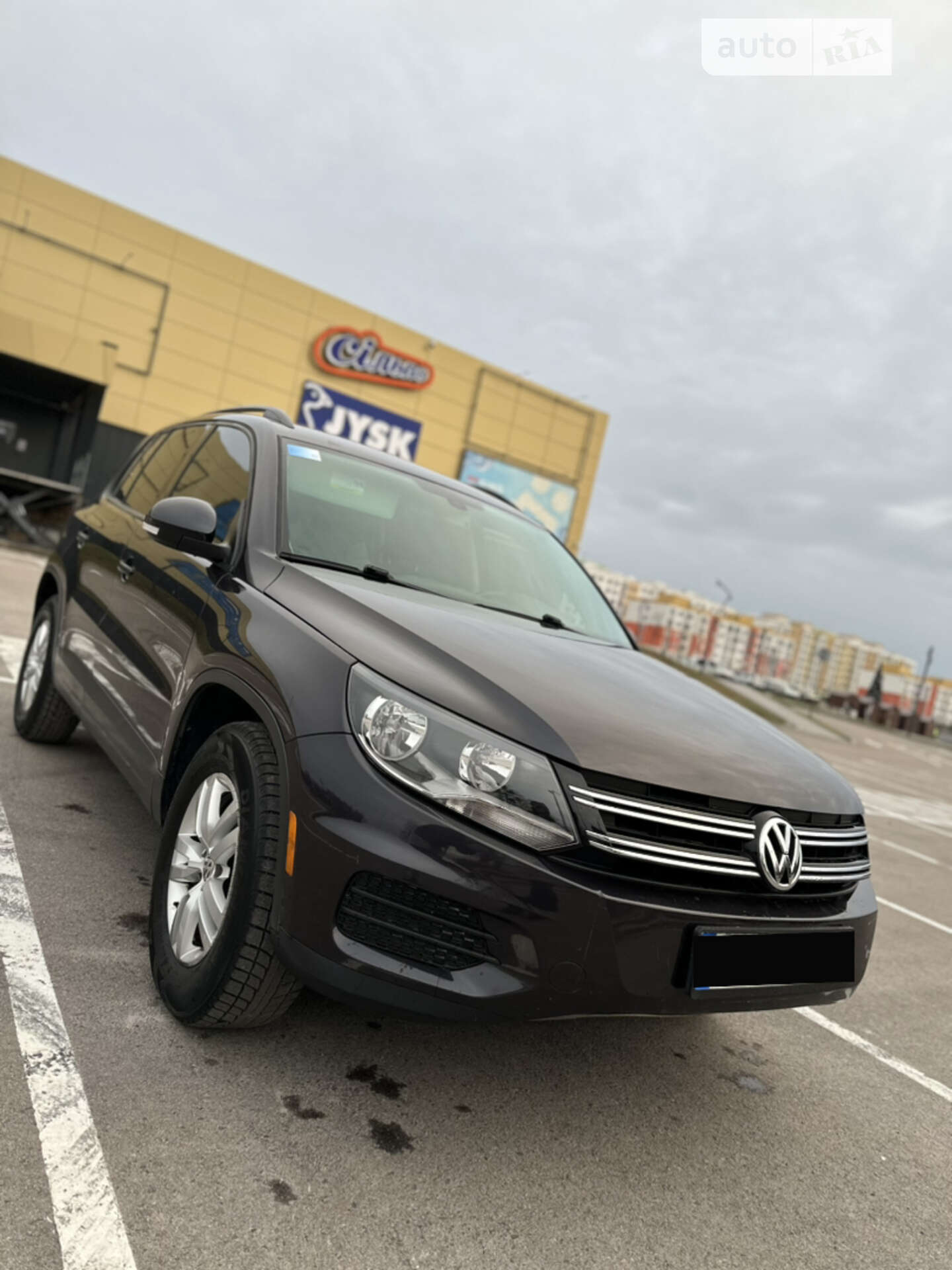 VOLKSWAGEN TIGUAN 2016