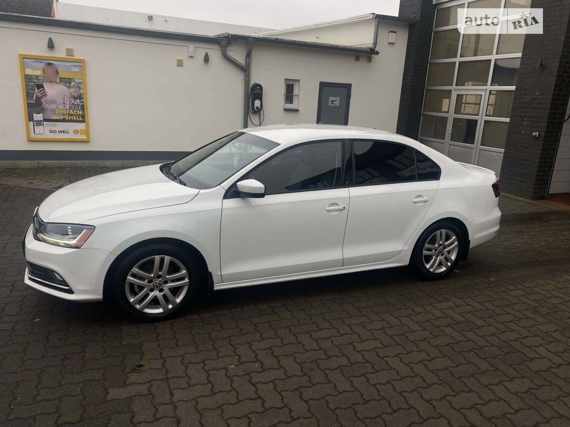 VOLKSWAGEN JETTA 2017