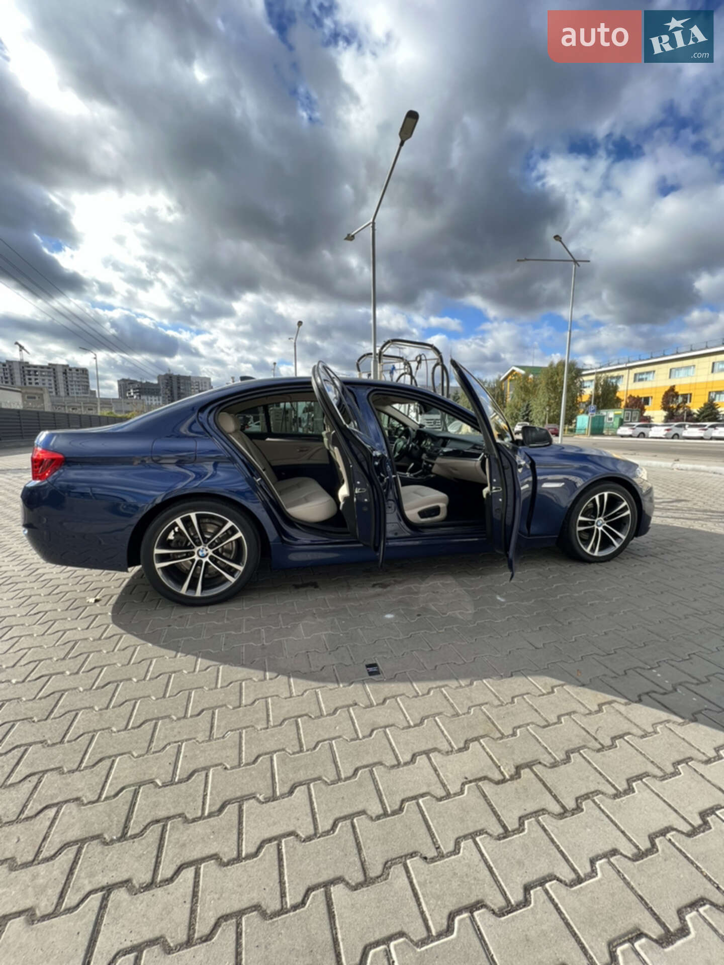 BMW 520I 2016