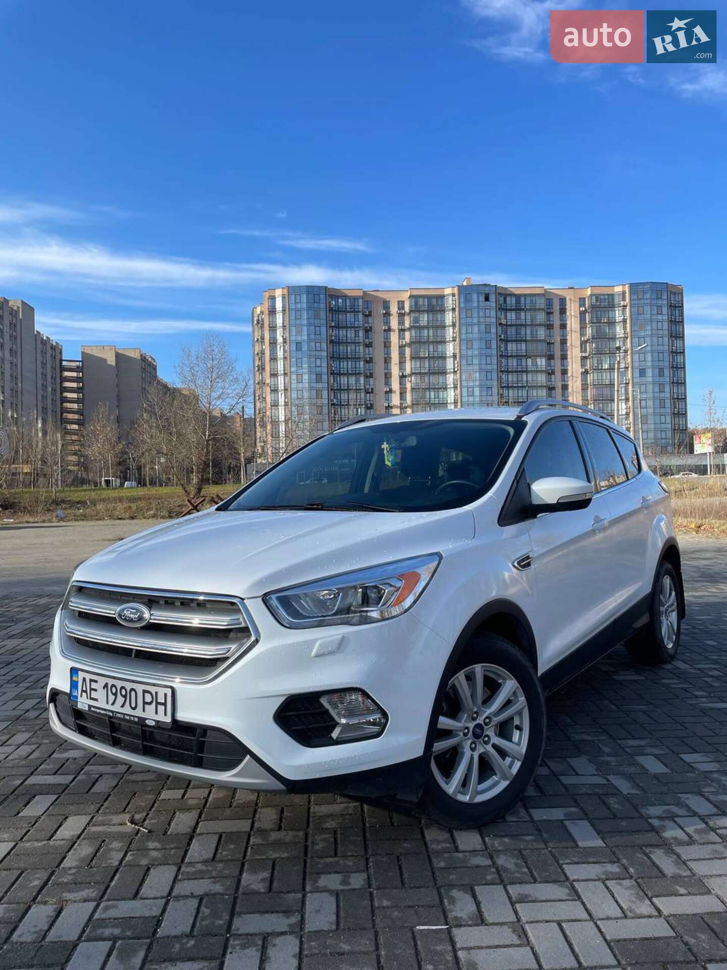 Головне фото звіту автомобіля FORD KUGA 2017