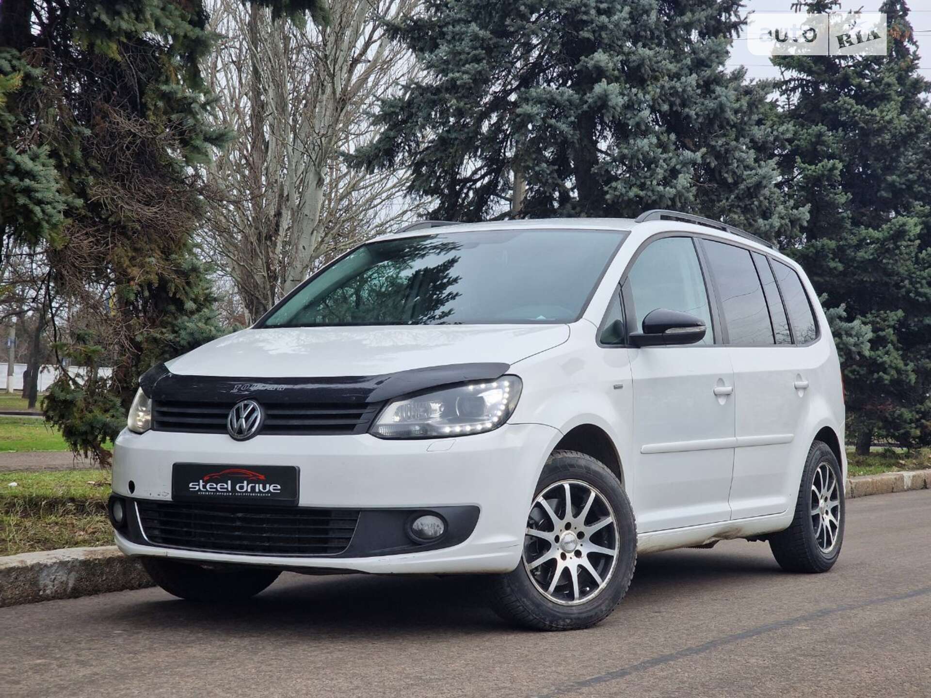 VOLKSWAGEN TOURAN 2012