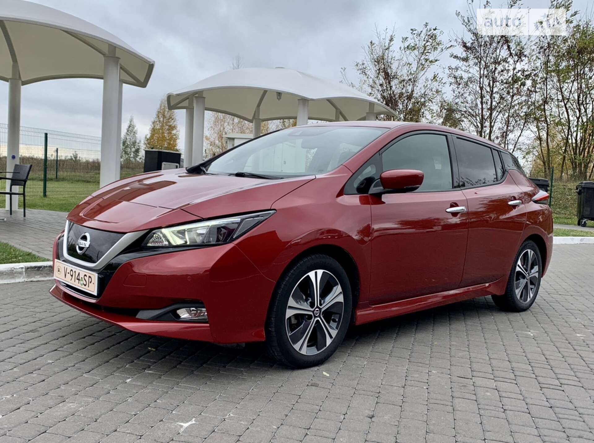 Головне фото звіту автомобіля NISSAN LEAF 2020