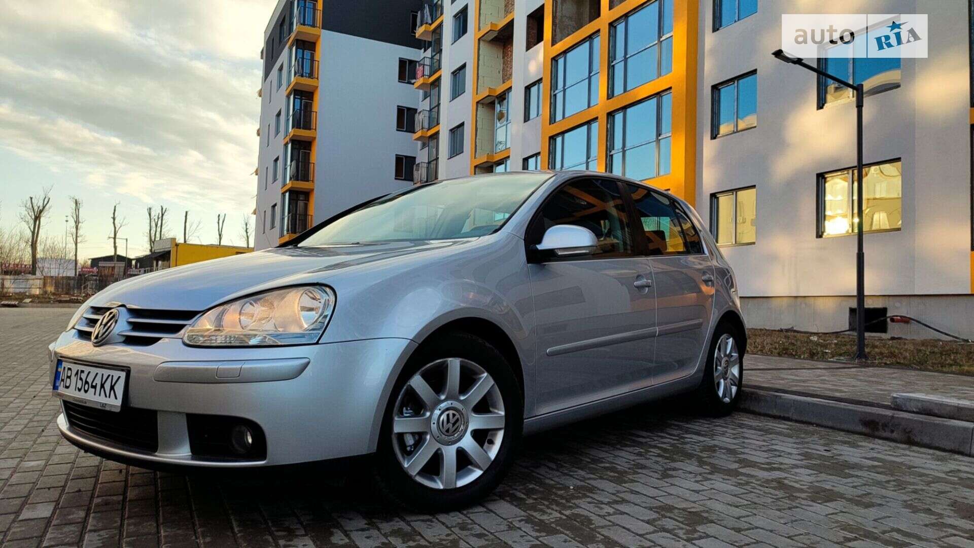 VOLKSWAGEN GOLF 2005