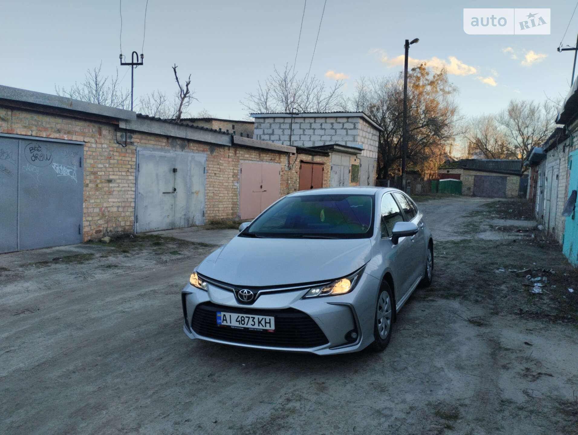 Головне фото звіту автомобіля TOYOTA COROLLA 2019