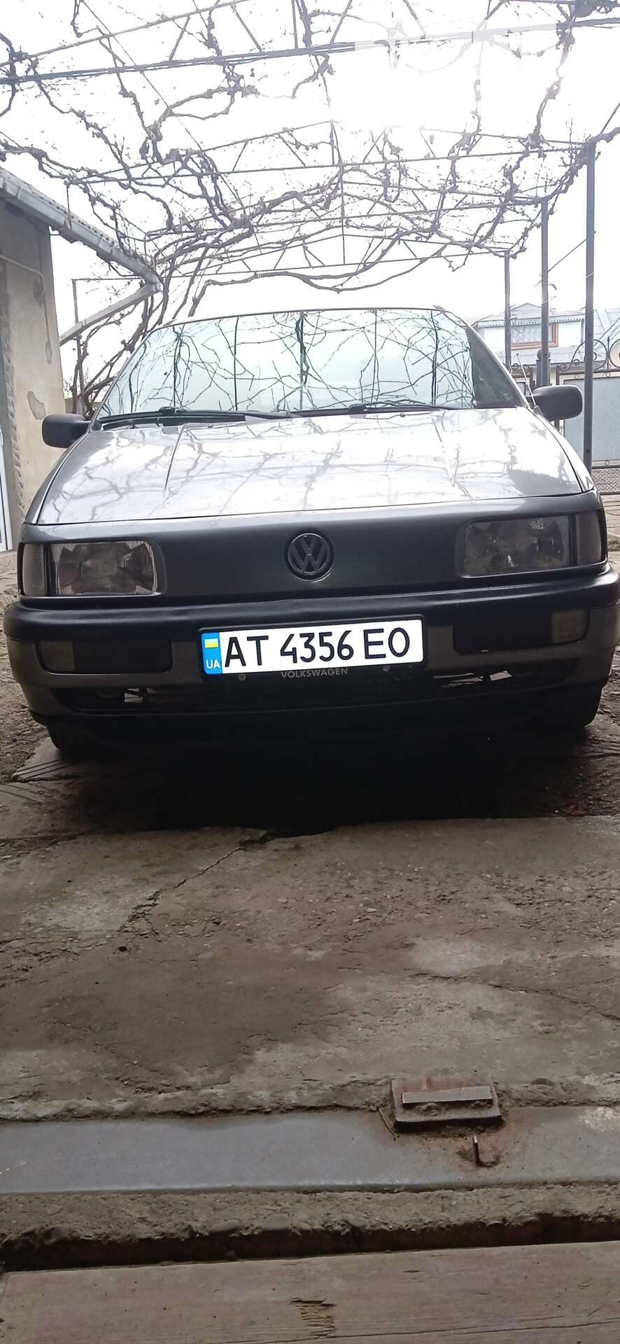VOLKSWAGEN PASSAT 1988