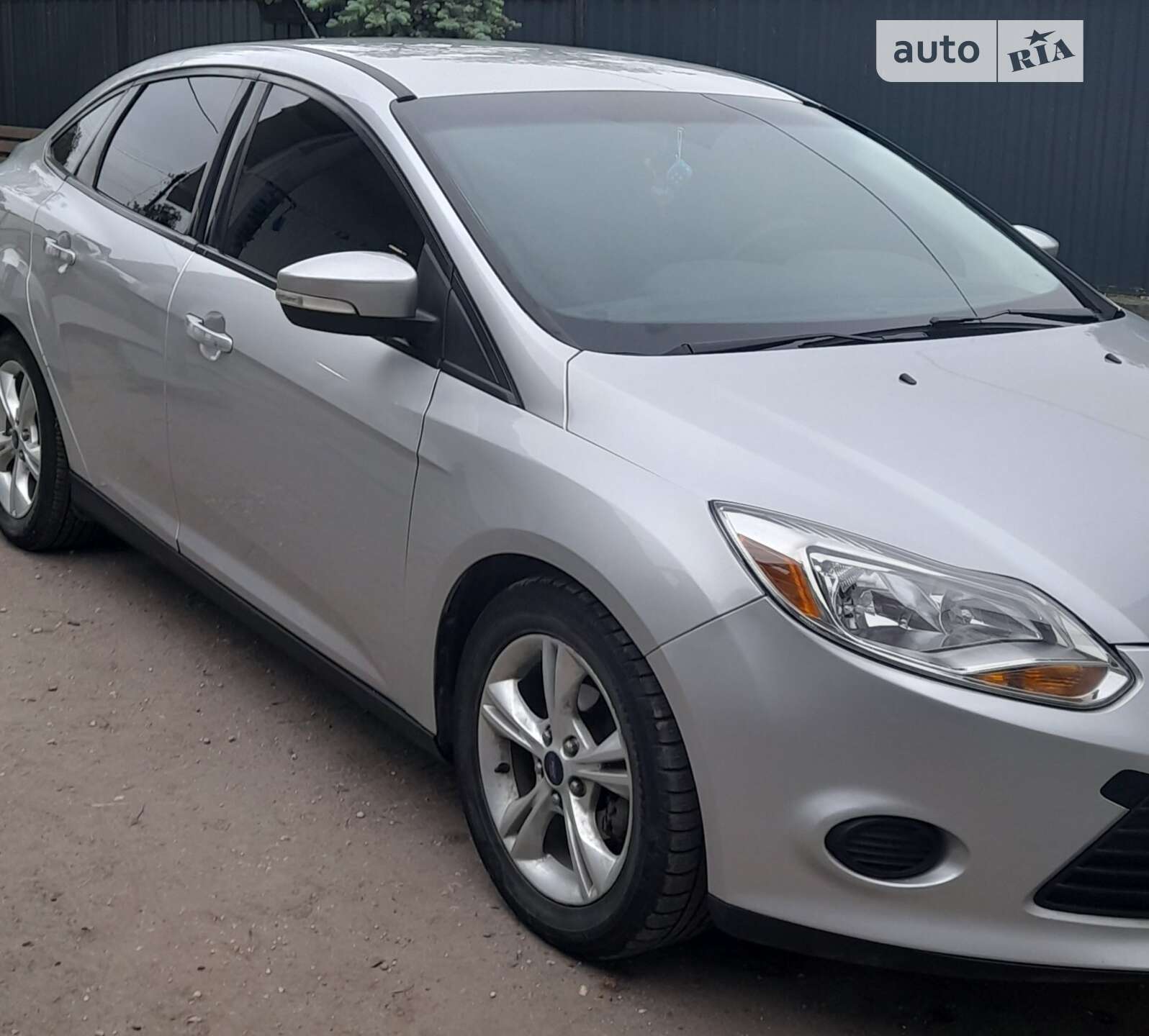Головне фото звіту автомобіля FORD FOCUS 2014