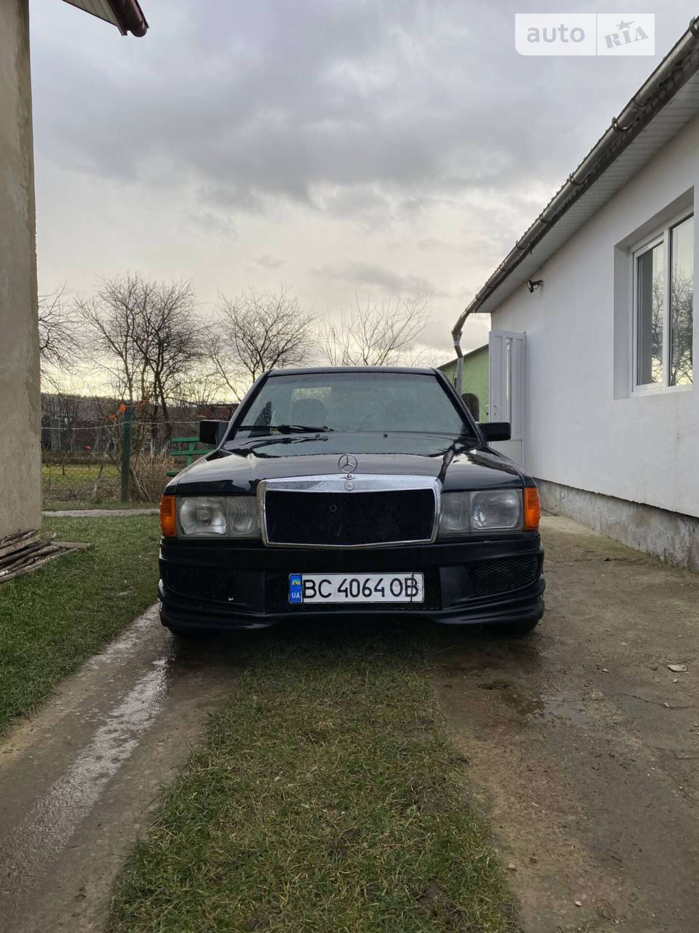 MERCEDES-BENZ 190 1987
