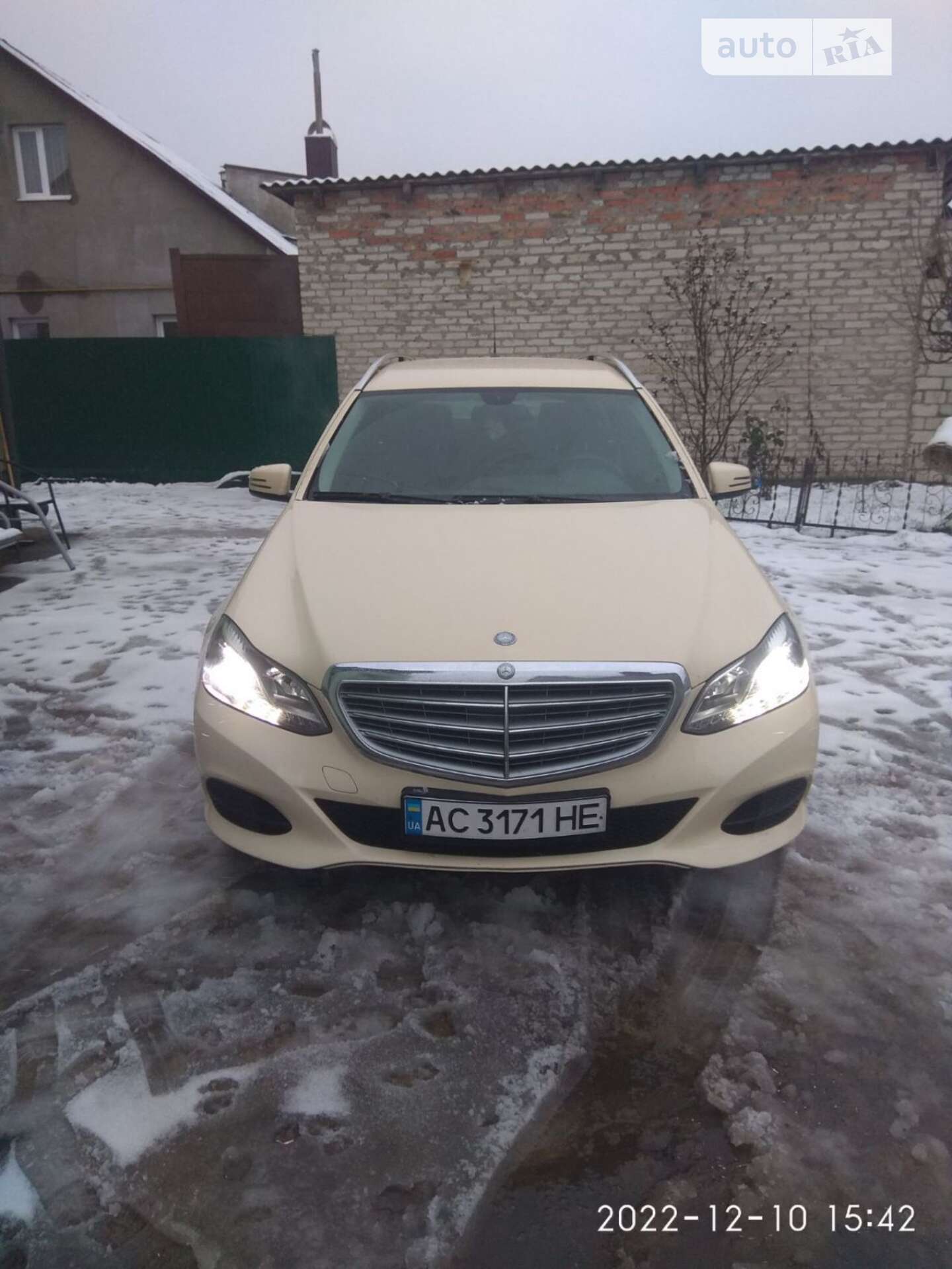 MERCEDES-BENZ E 200 2013