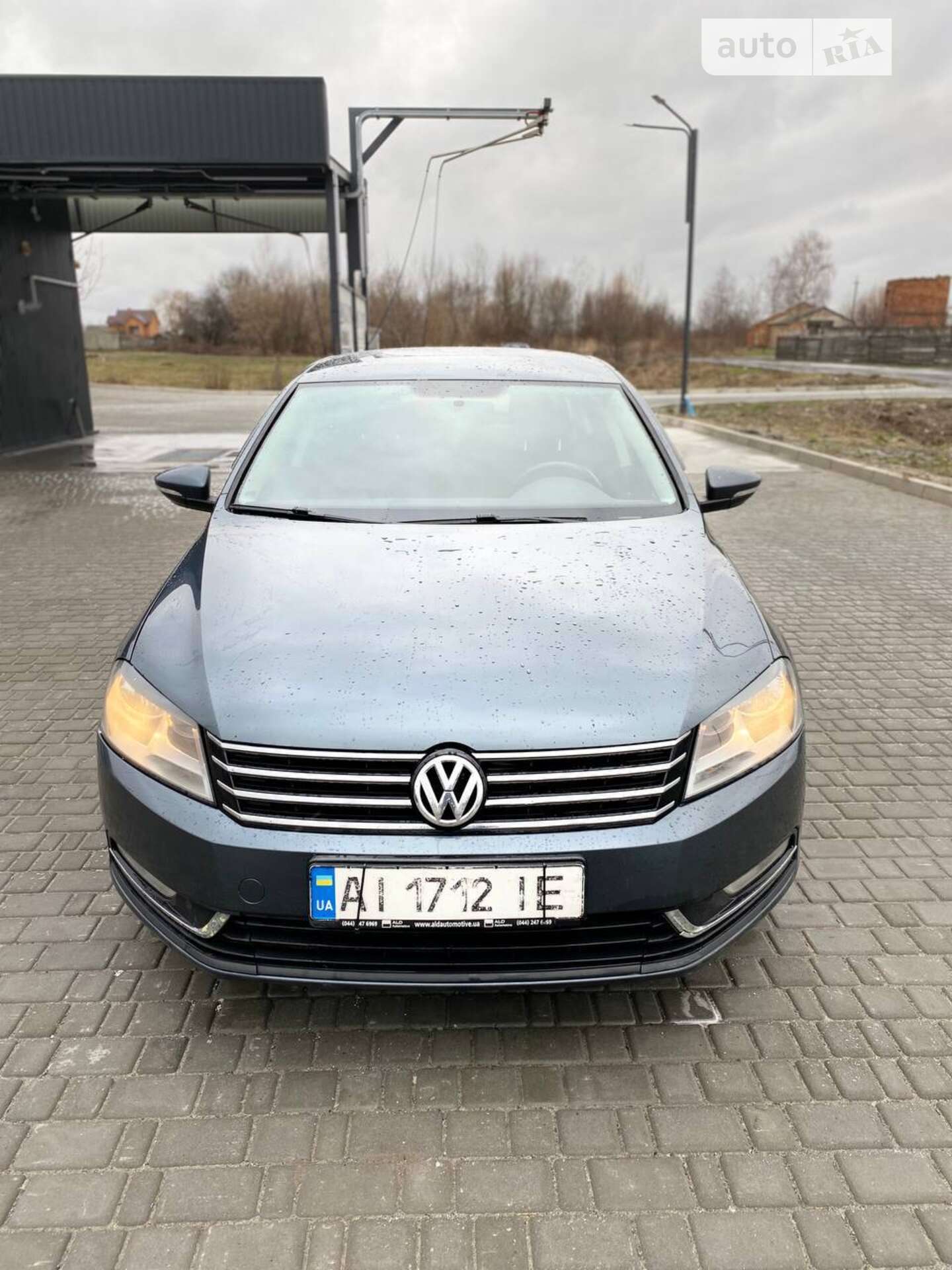 VOLKSWAGEN PASSAT 2013