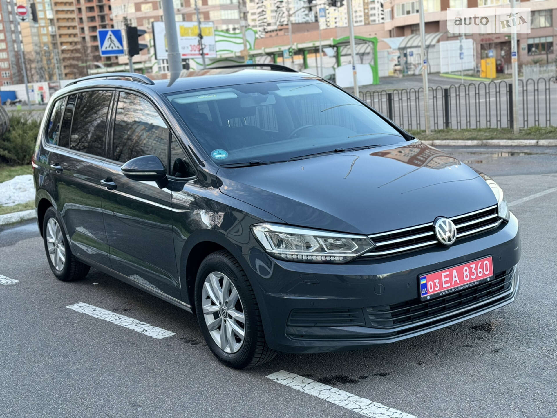 VOLKSWAGEN TOURAN 2019
