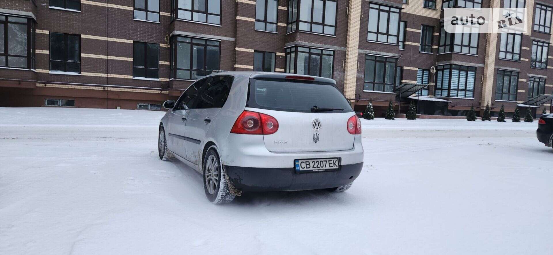 VOLKSWAGEN GOLF 2004