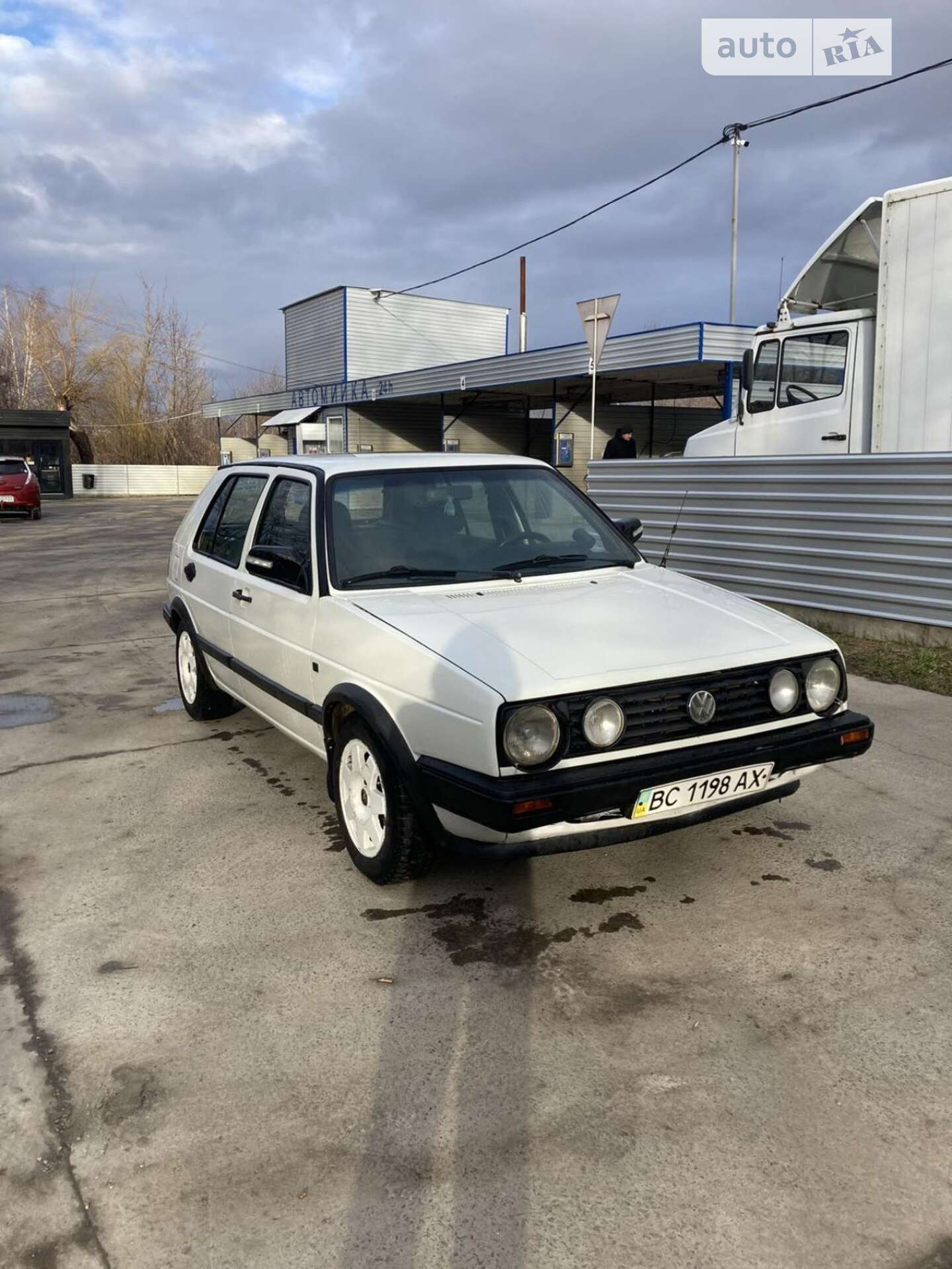 VOLKSWAGEN GOLF 1989