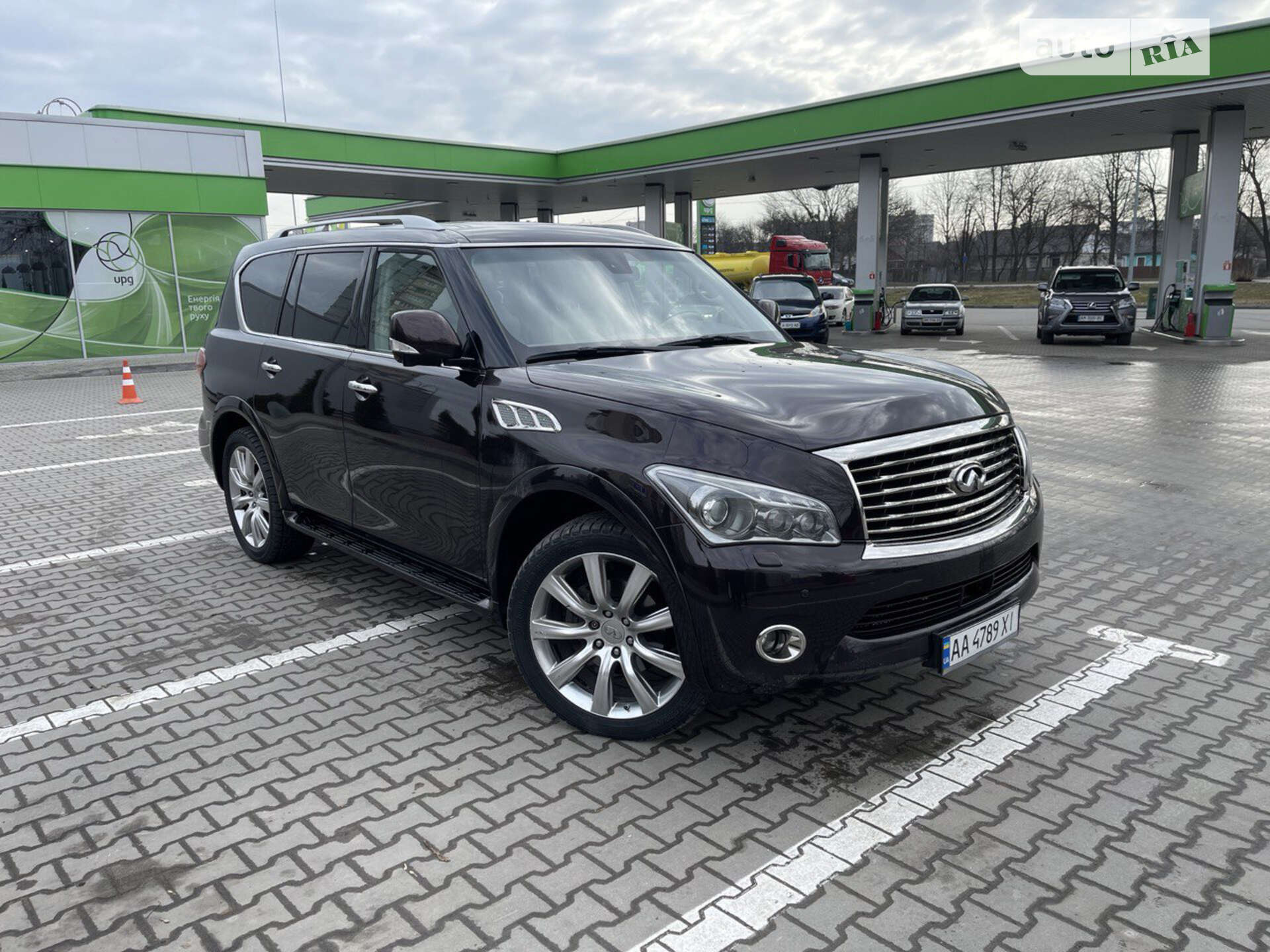 INFINITI QX56 2012