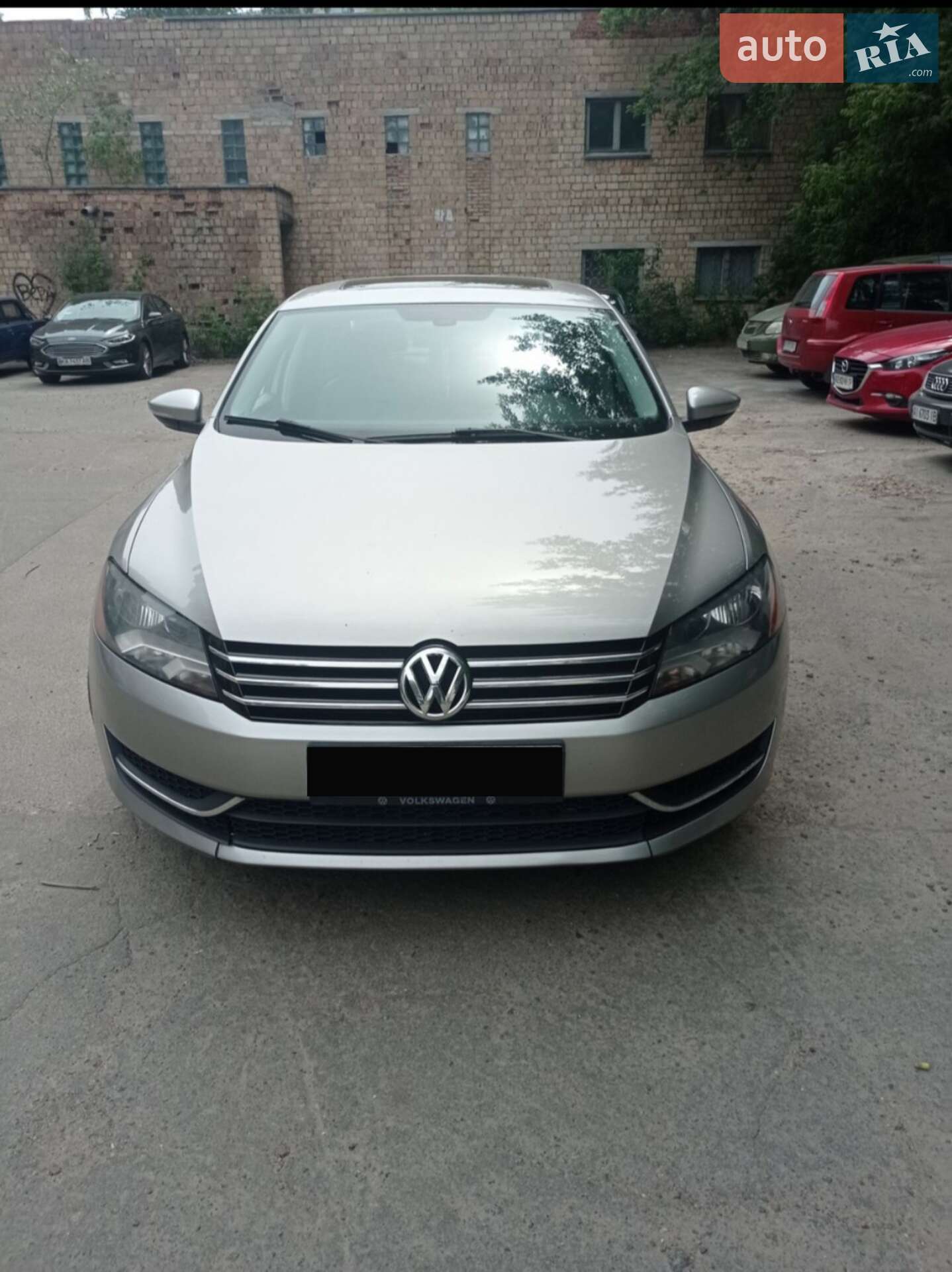 VOLKSWAGEN PASSAT 2011