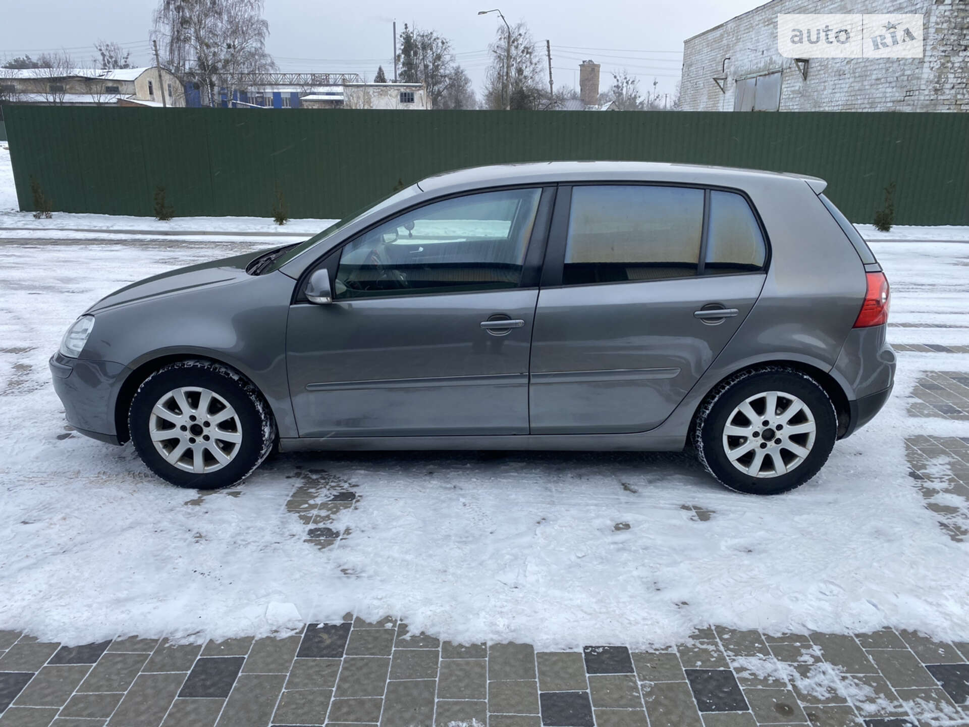 VOLKSWAGEN GOLF 2005