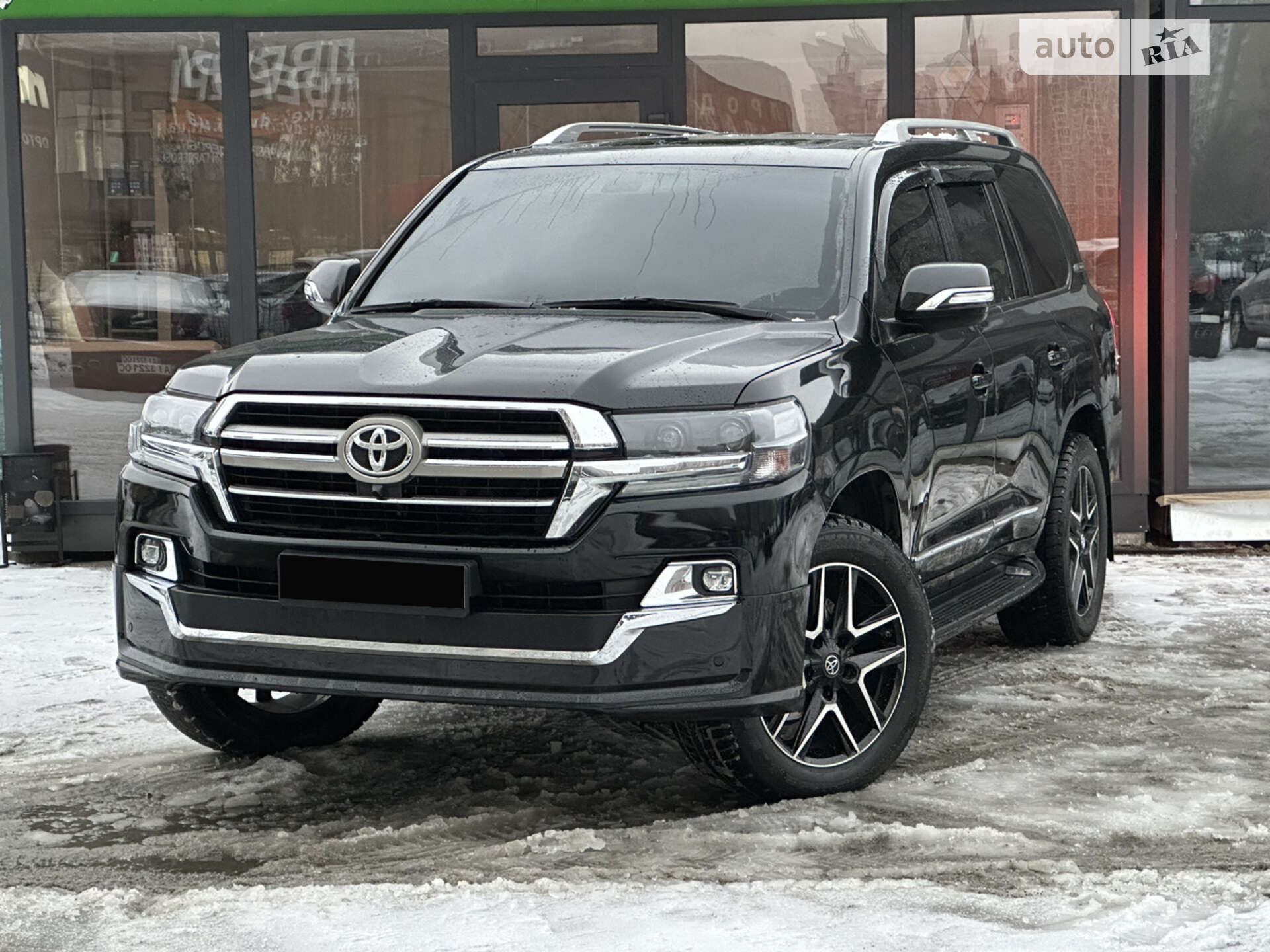 Головне фото звіту автомобіля TOYOTA LAND CRUISER 200 2011